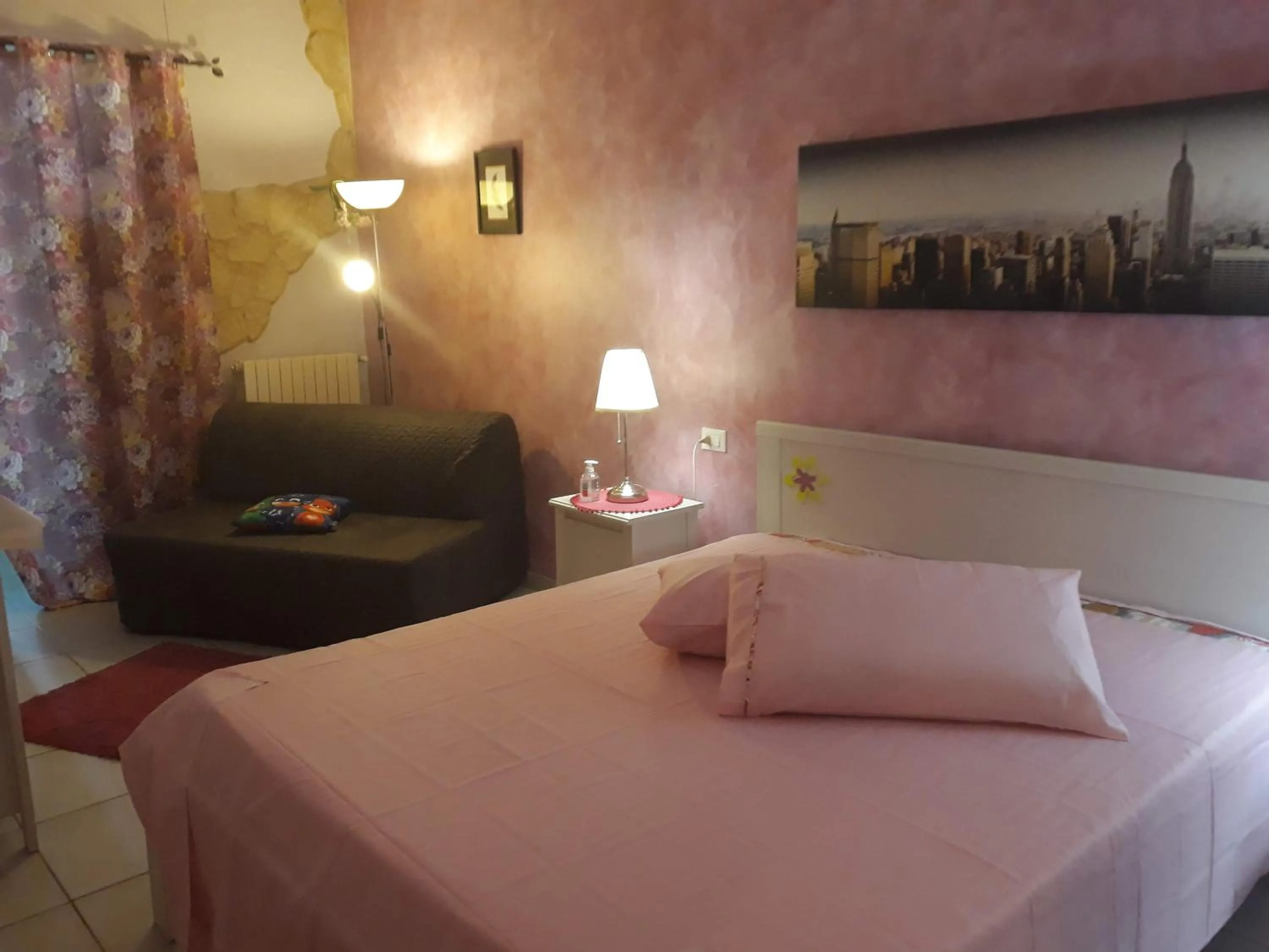 Bedroom, Bed in Suites Rome