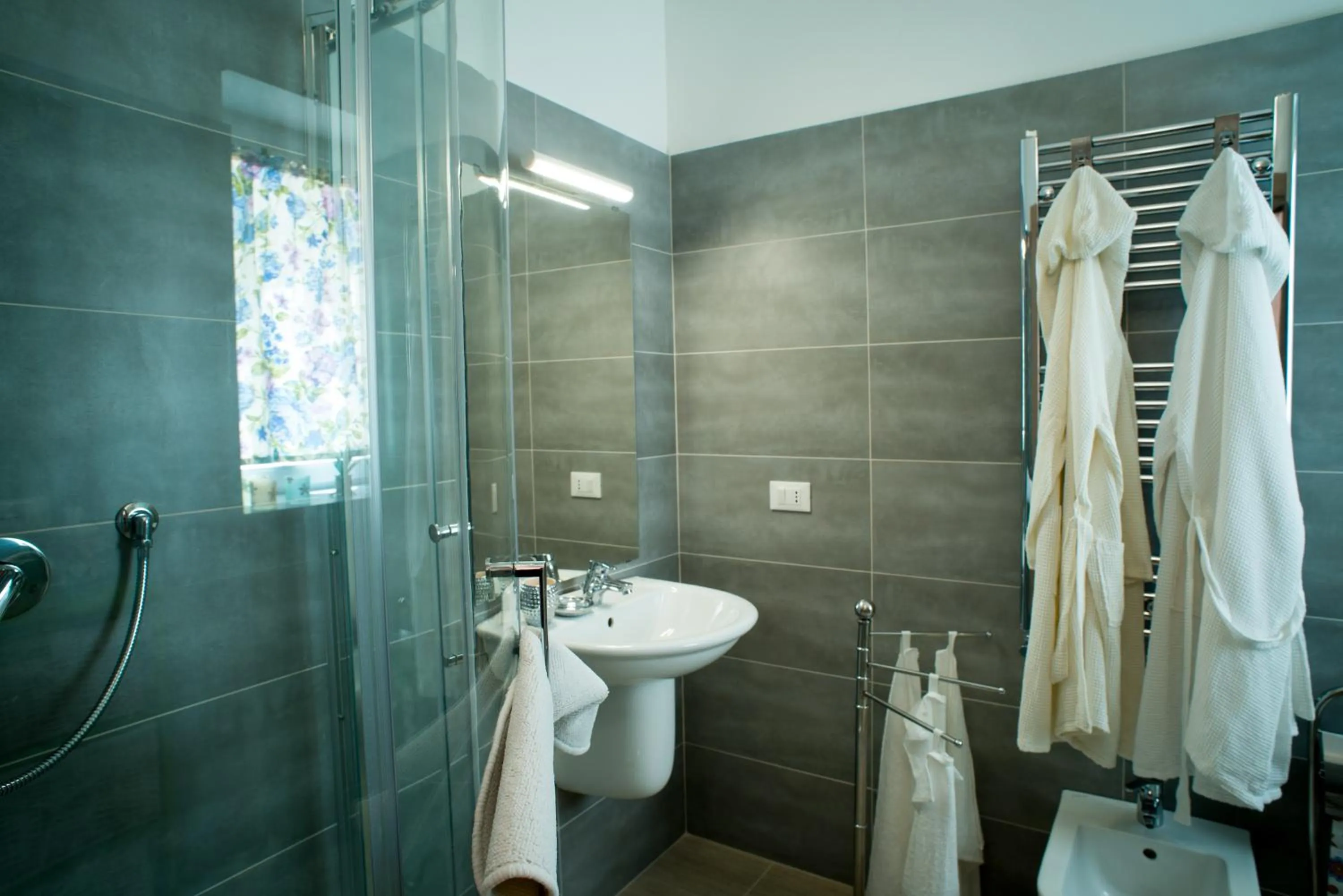 Bathroom in Suites Rome