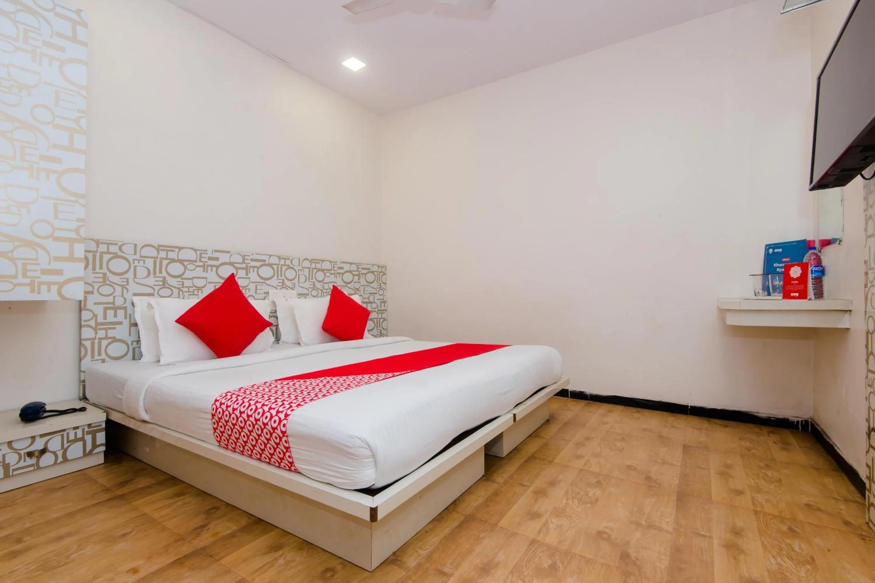 Bedroom, Bed in Hotel O Blue Pearl Residency Near Chhatrapati Shivaji International Airport