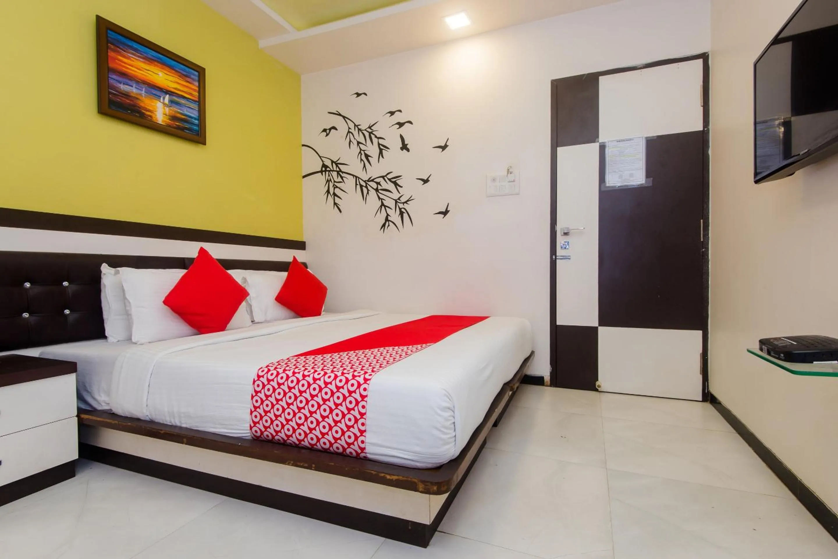Facade/entrance, Bed in Hotel O Blue Pearl Residency Near Chhatrapati Shivaji International Airport