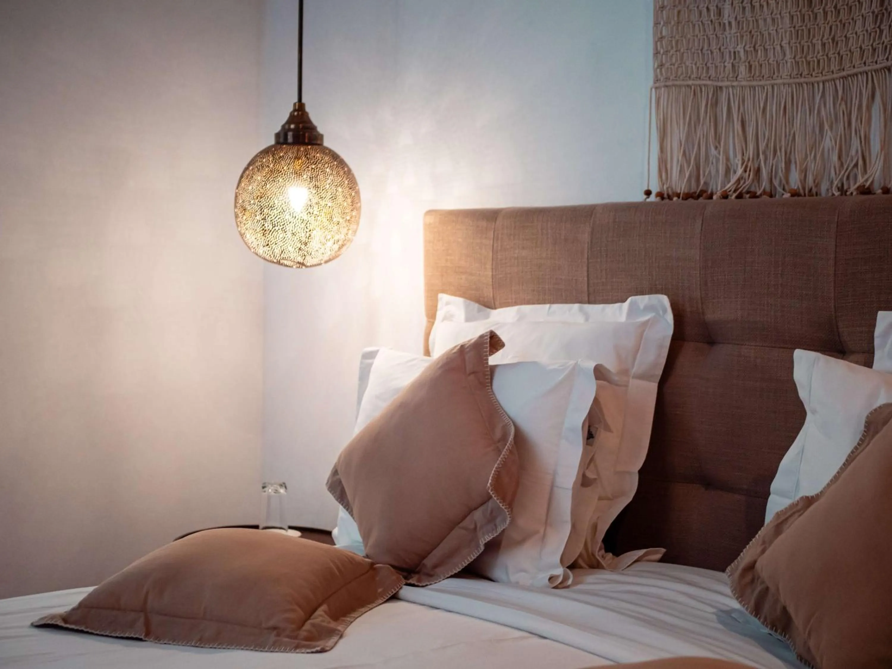 Bed in Riad la Source du Desert