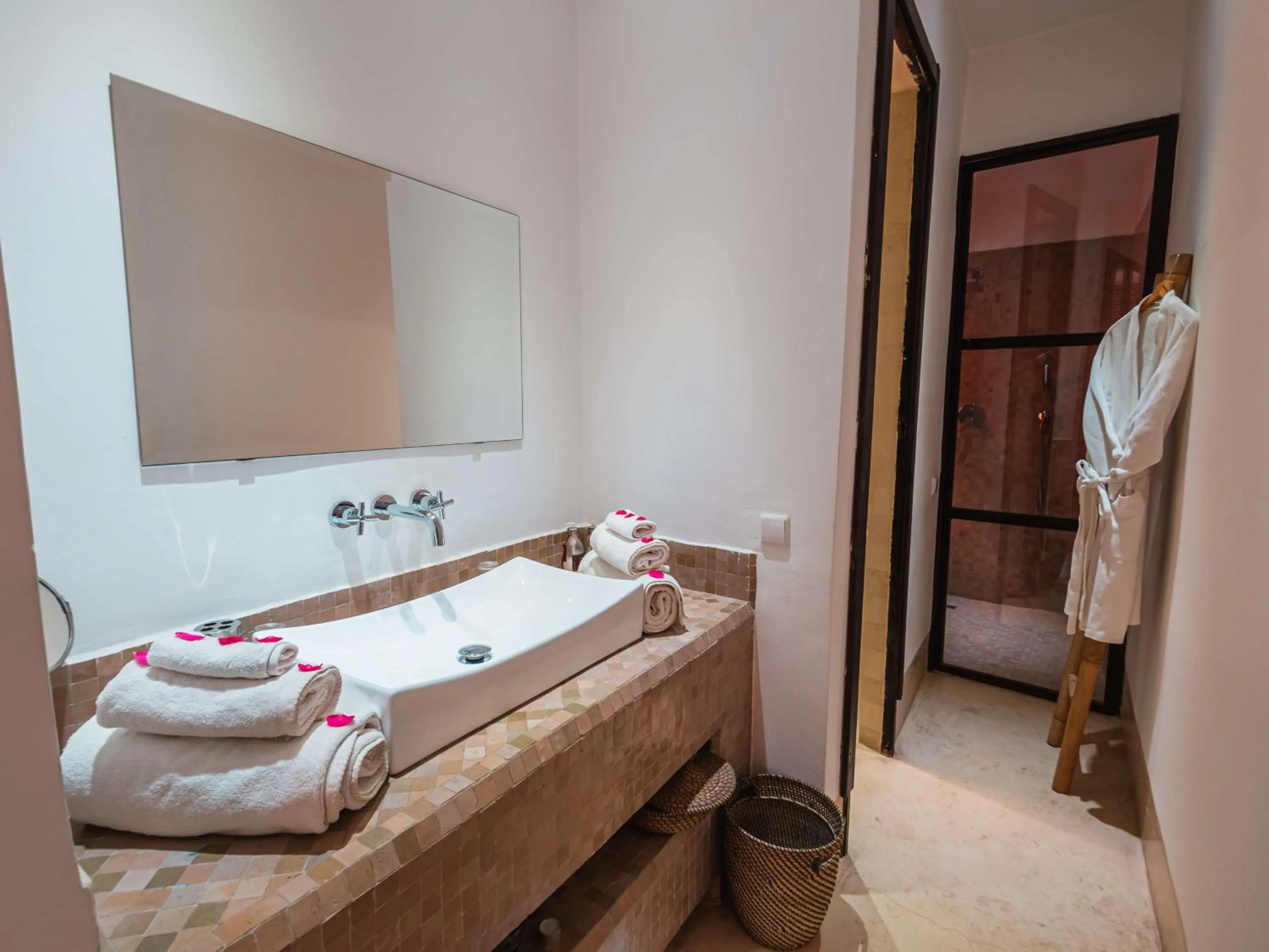 Bed in Riad la Source du Desert