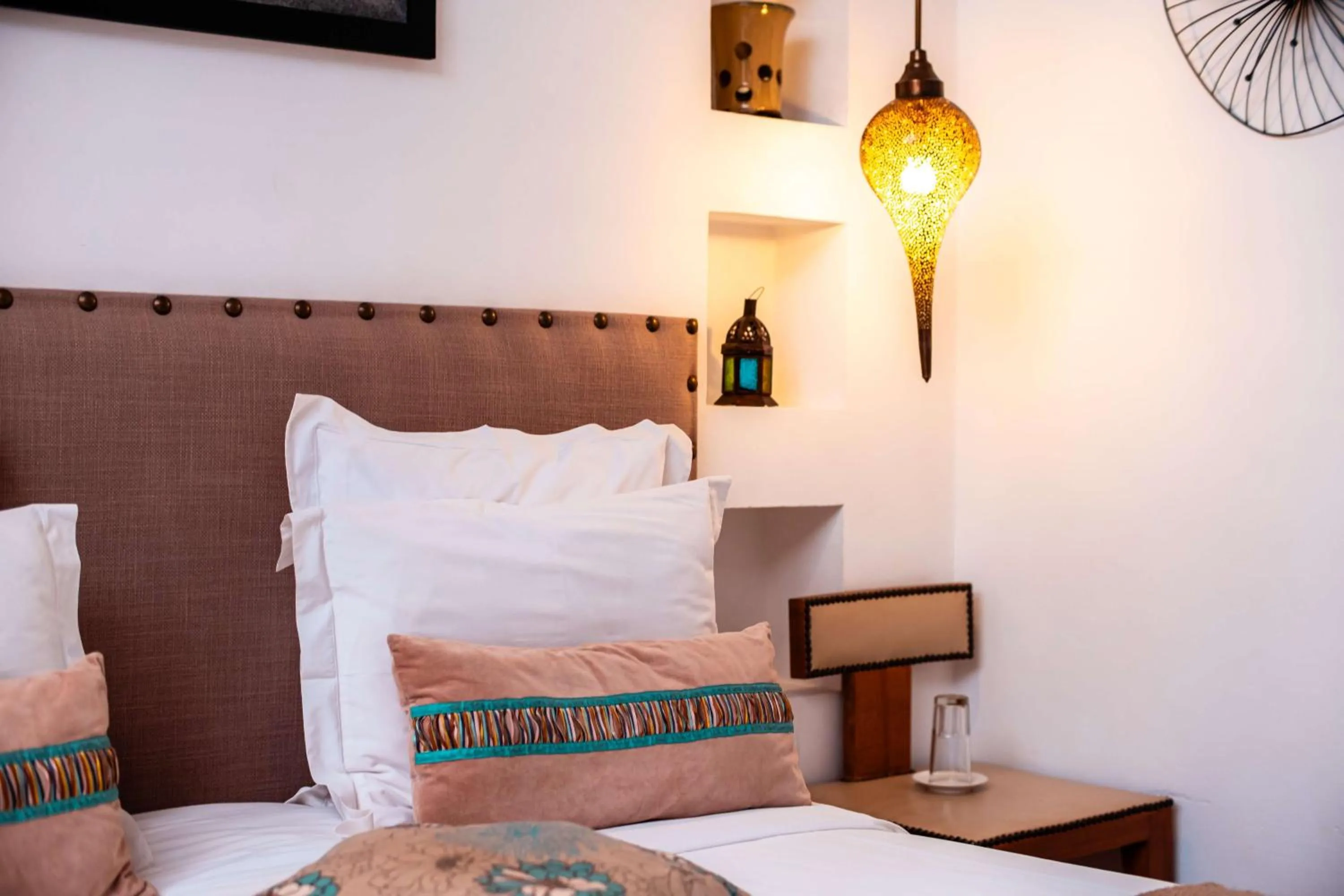 Bed in Riad la Source du Desert