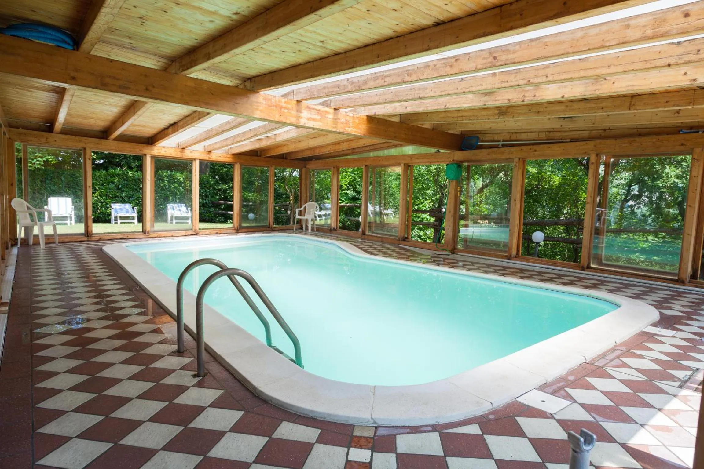 Swimming pool in Hotel Ricordo Du Parc