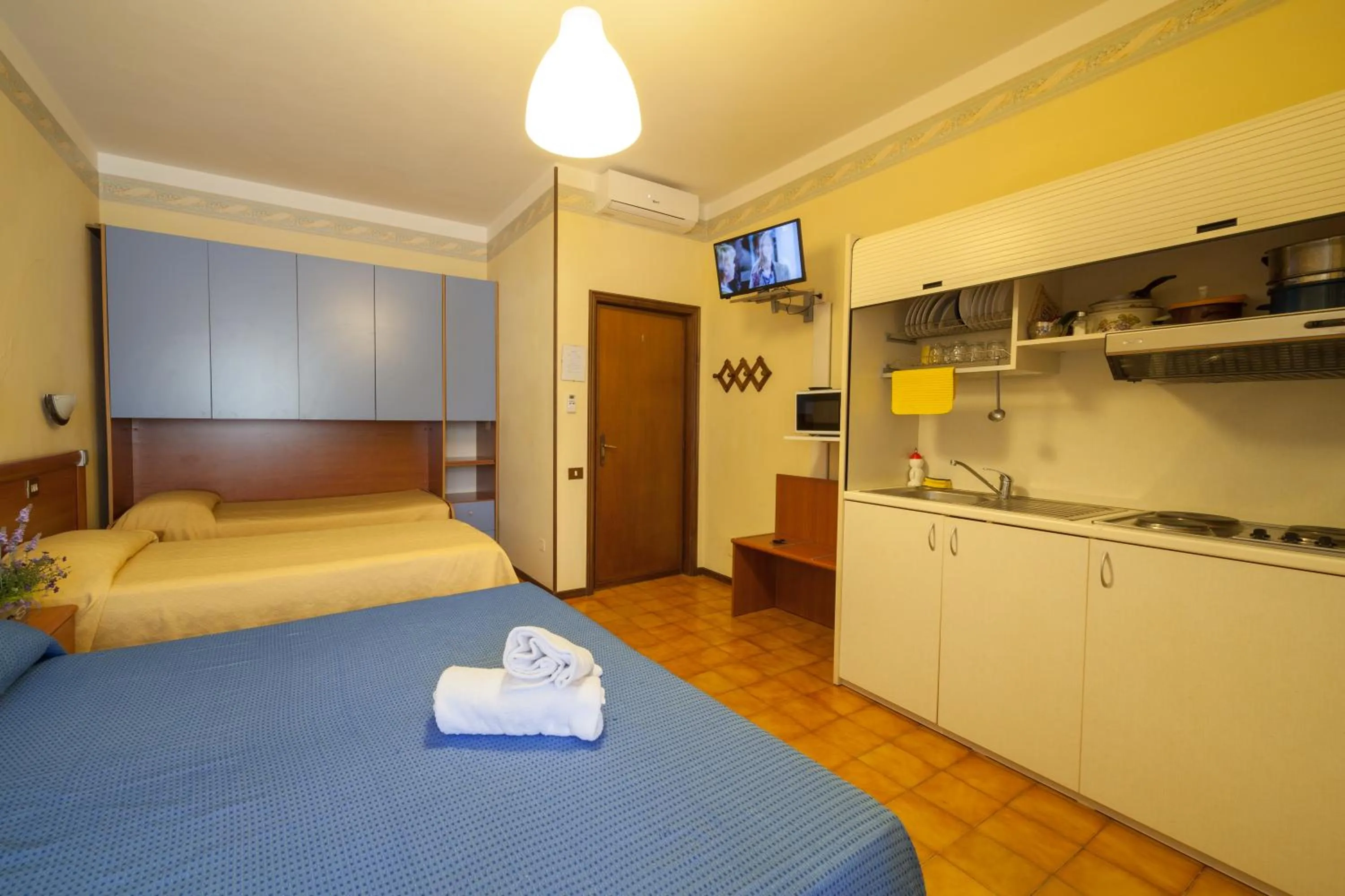 Photo of the whole room, Bed in Hotel Ricordo Du Parc