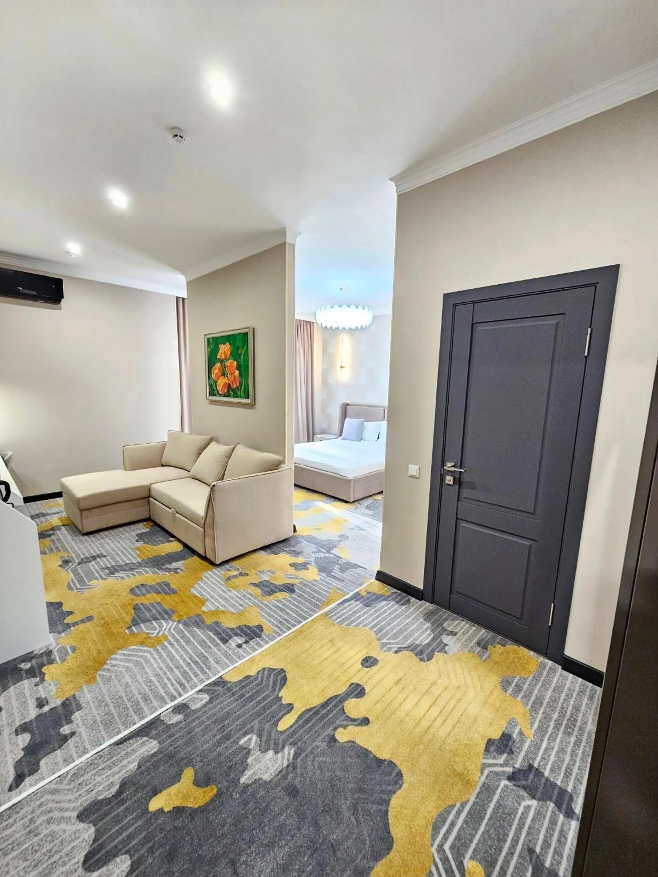 Living room in Palmira Hotel Bishkek