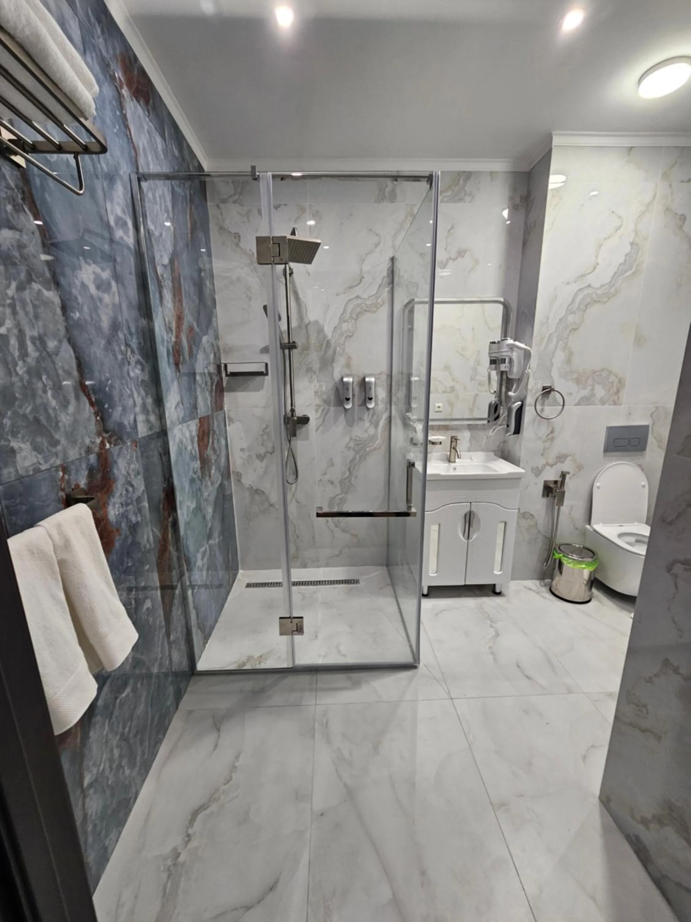 Shower in Palmira Hotel Bishkek