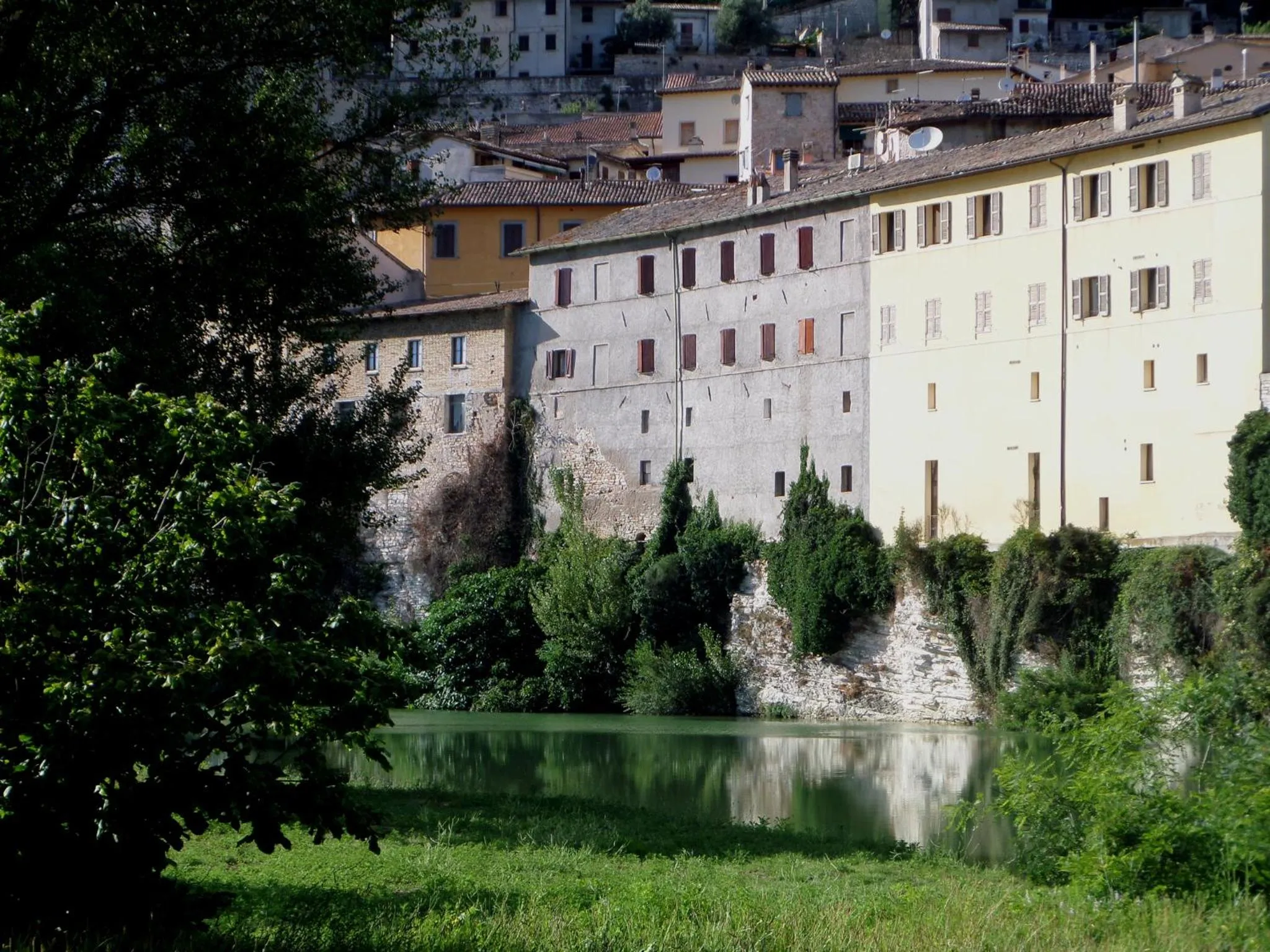 Property building in La Finestra sul Fiume