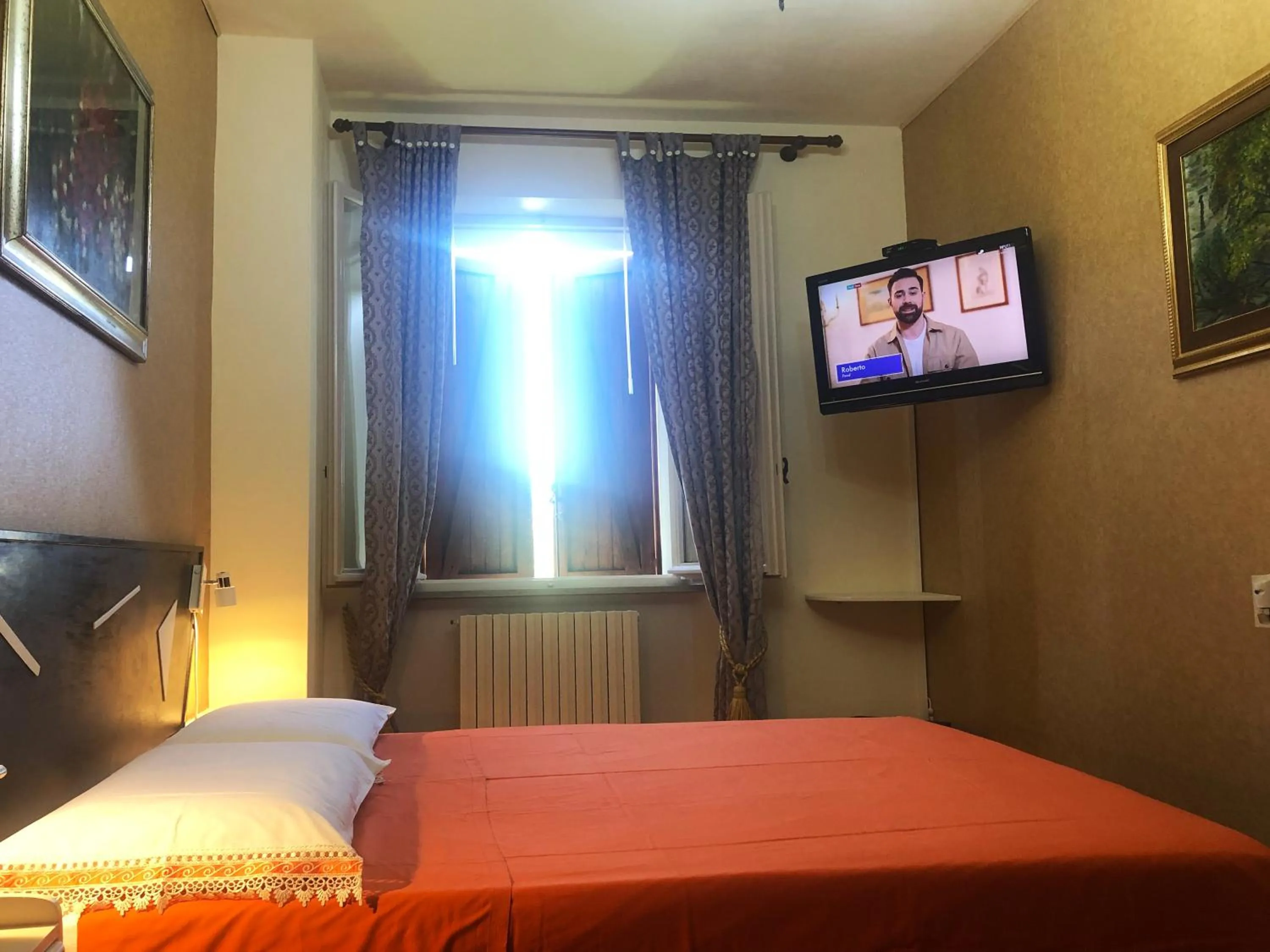 Bedroom, Bed in La Finestra sul Fiume