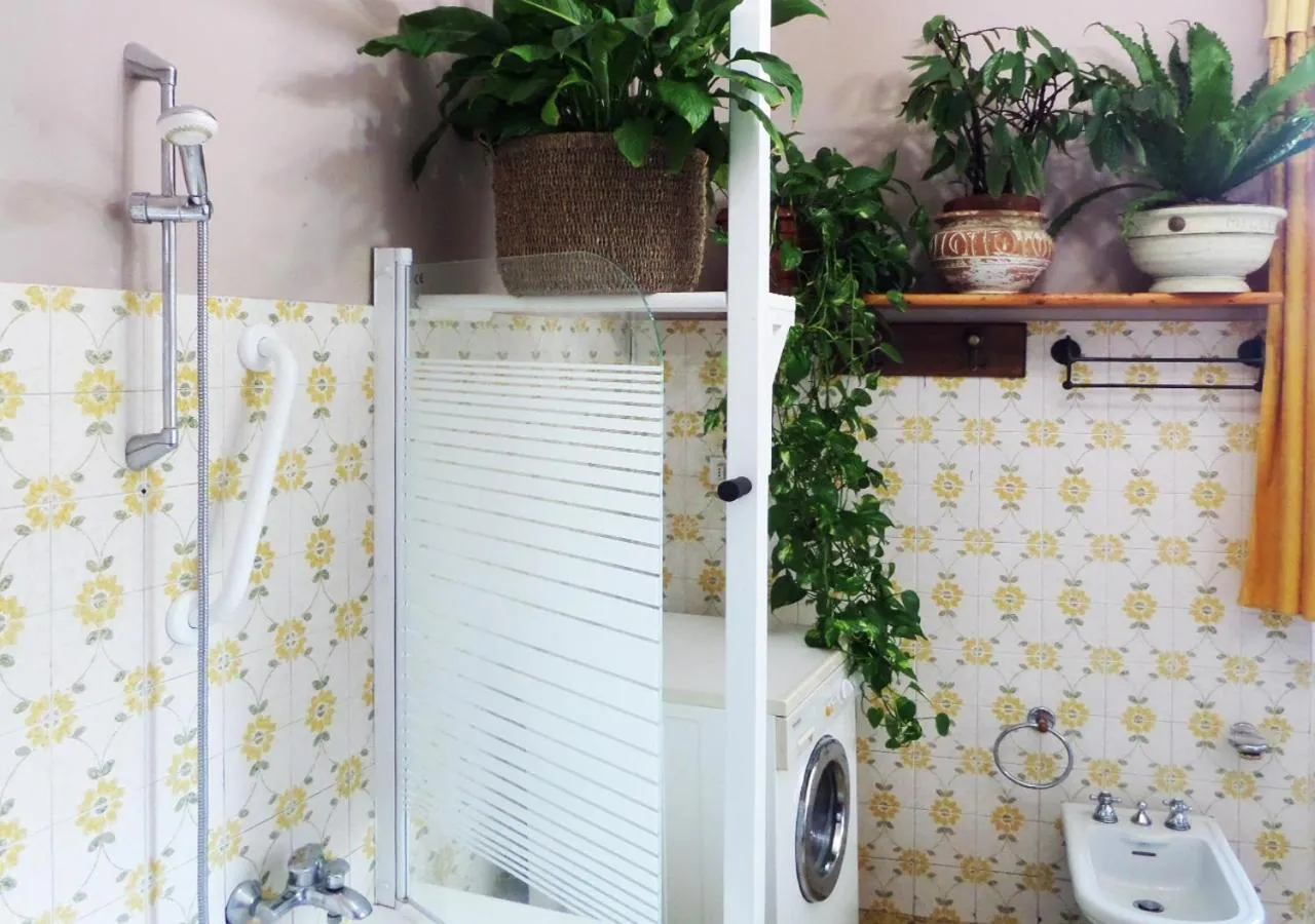 Shower in La Finestra sul Fiume