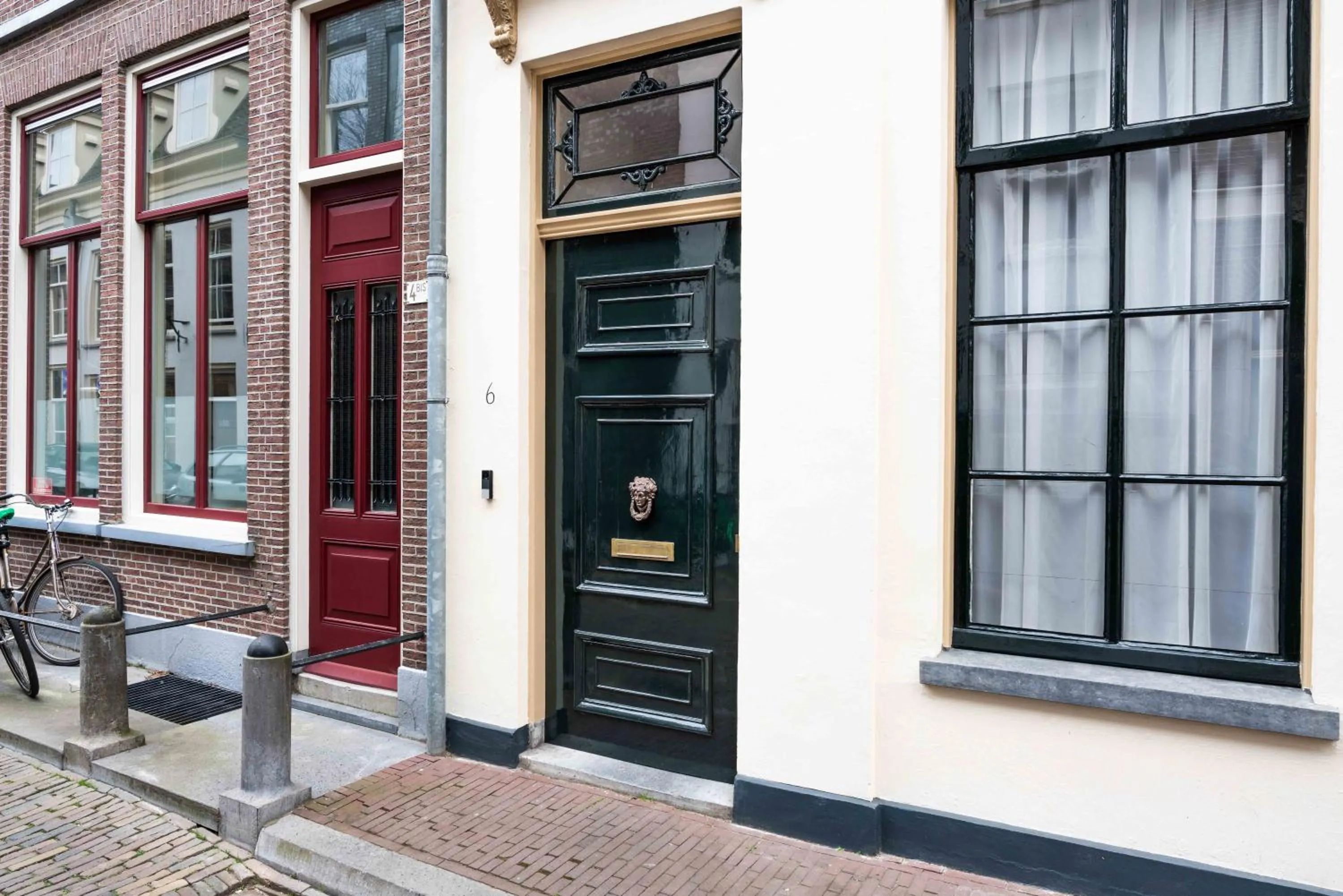 Property building in Zocher6 a monumental town house in the city center