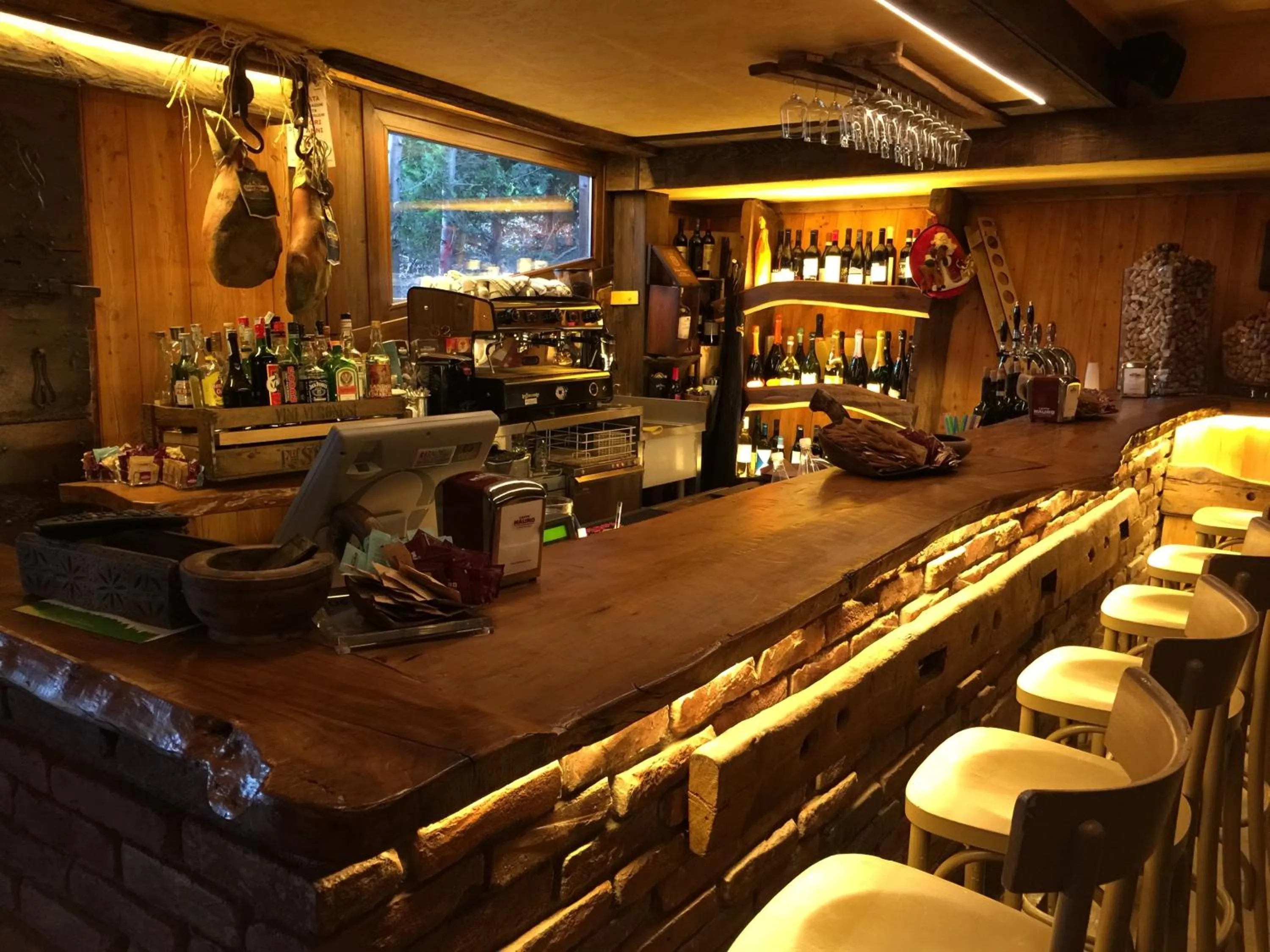 Lounge or bar in Hotel Le Clou