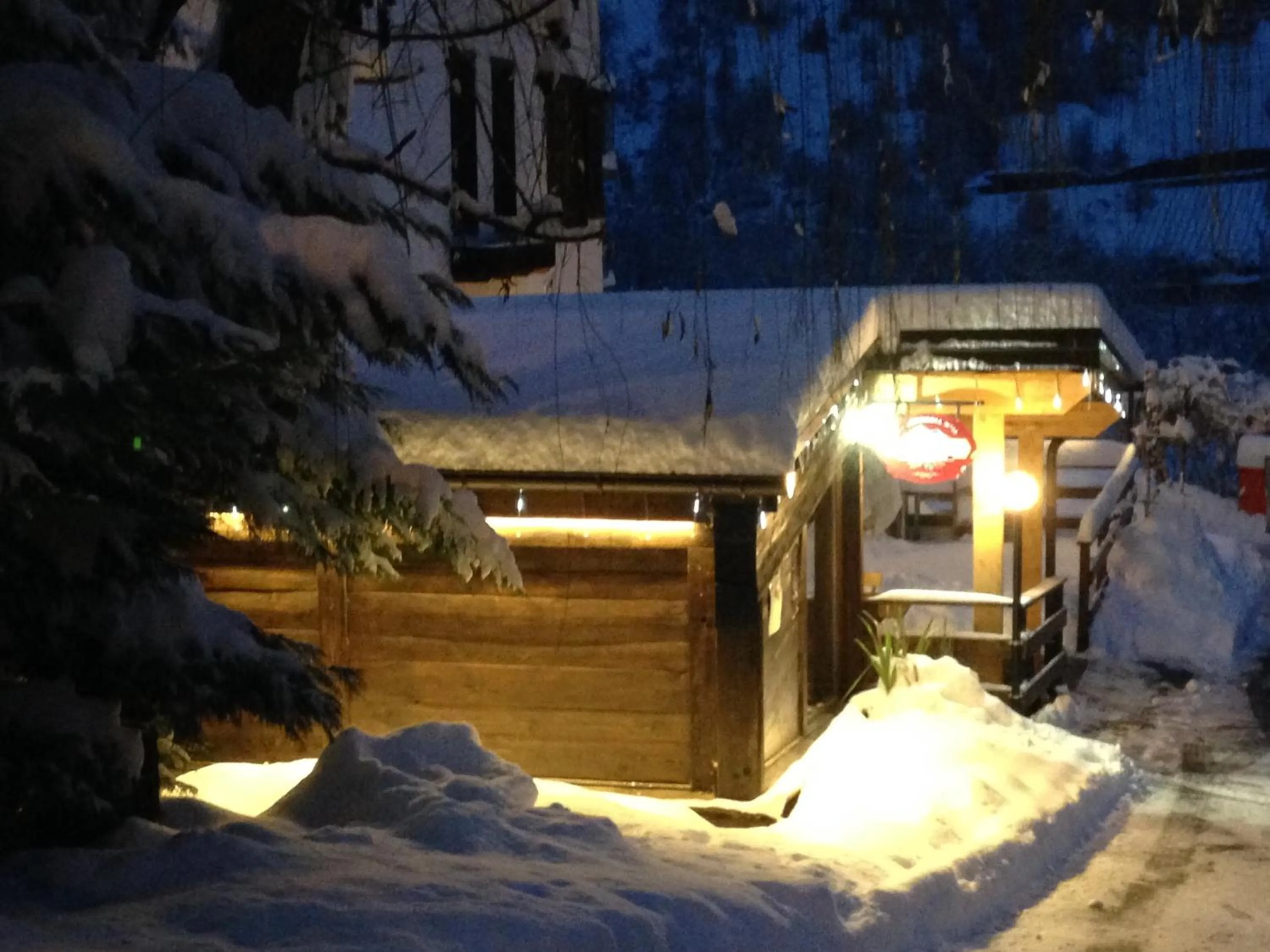 Facade/entrance in Hotel Le Clou