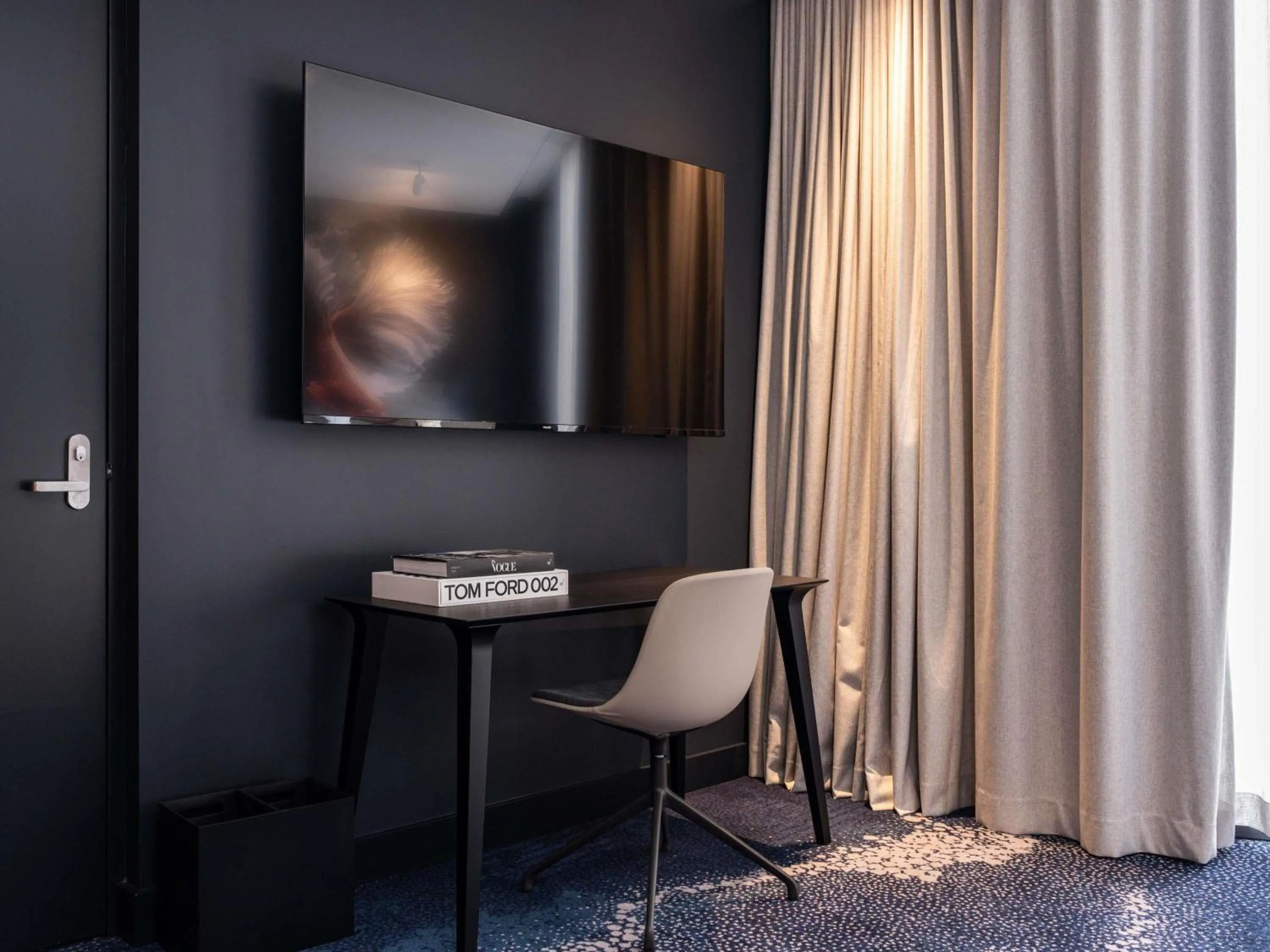 Bedroom in Novotel Sydney Cabramatta