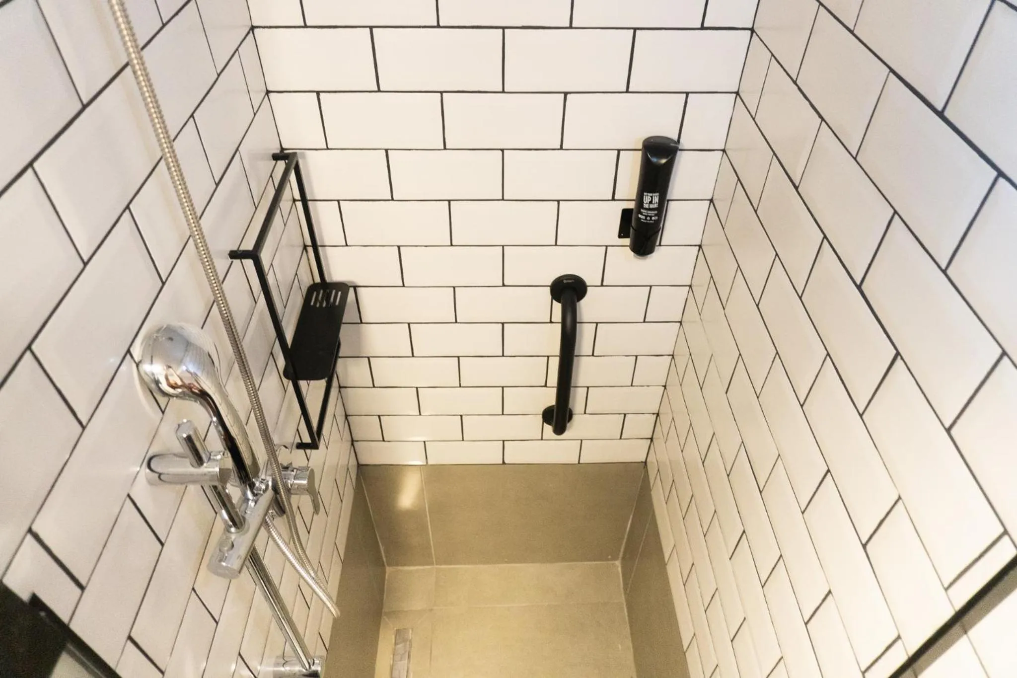 Bathroom in ibis Arcoverde