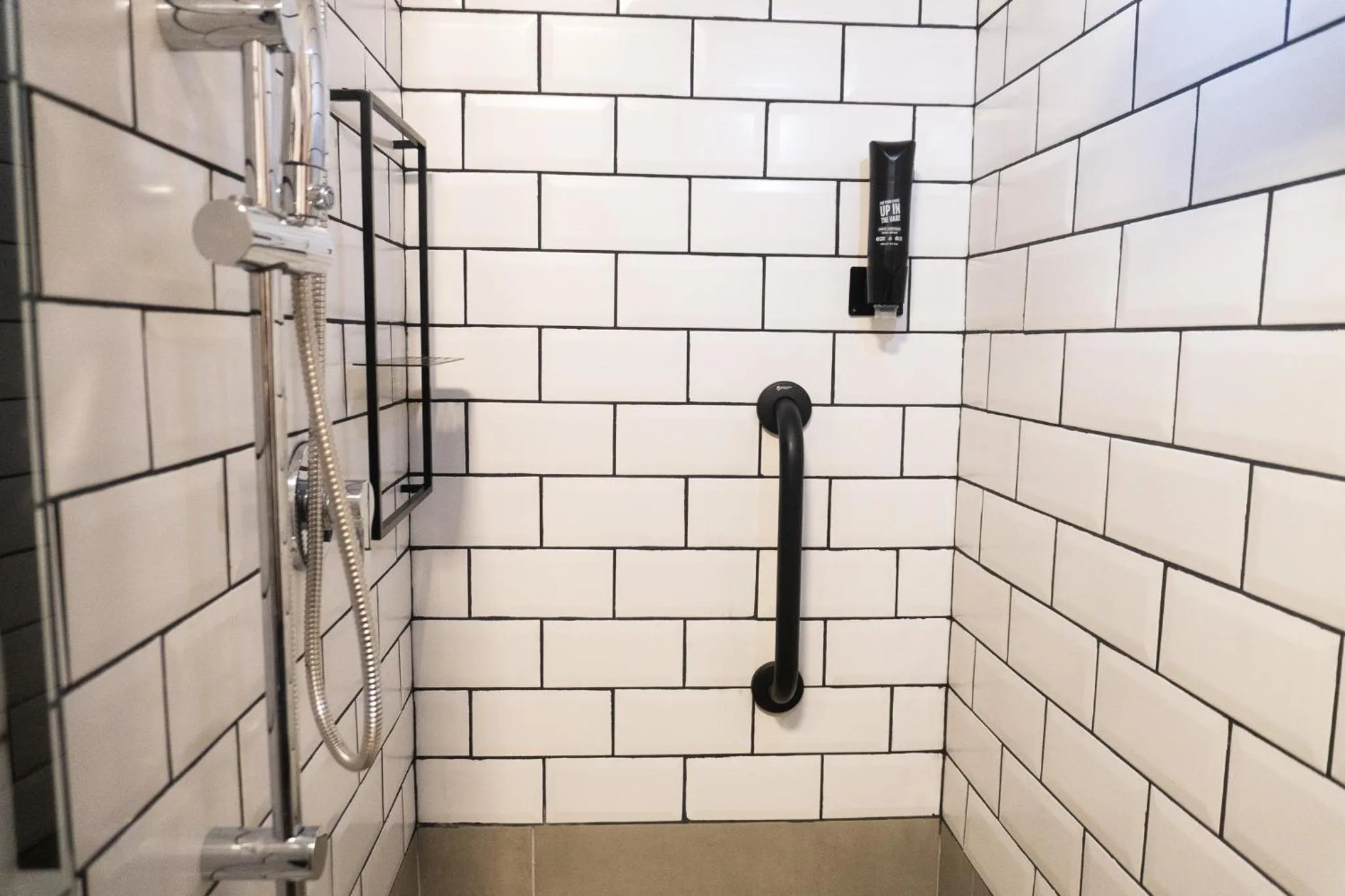 Bathroom in ibis Arcoverde