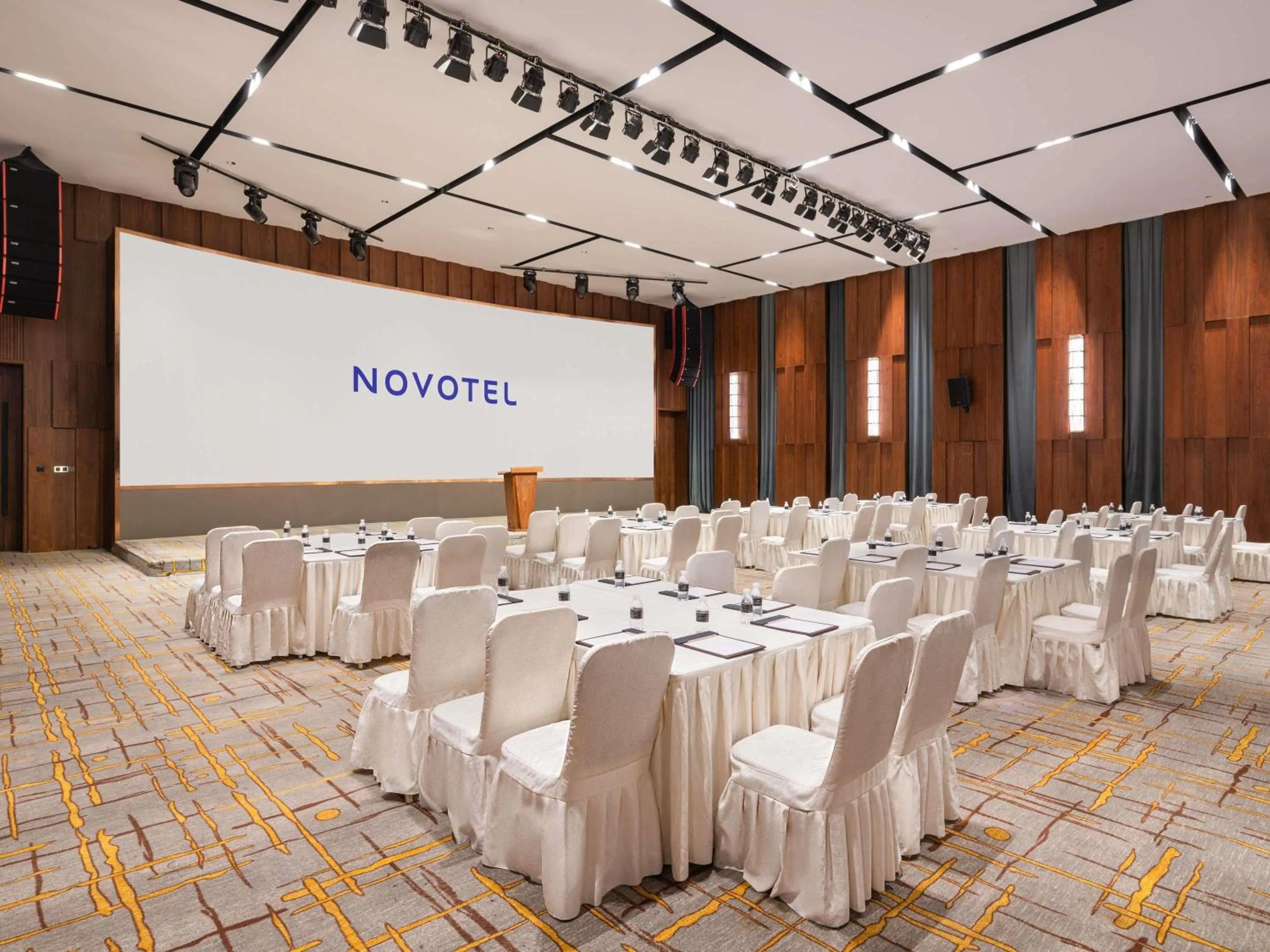 Meeting/conference room in Novotel Shanghai Baoshan Jiusi