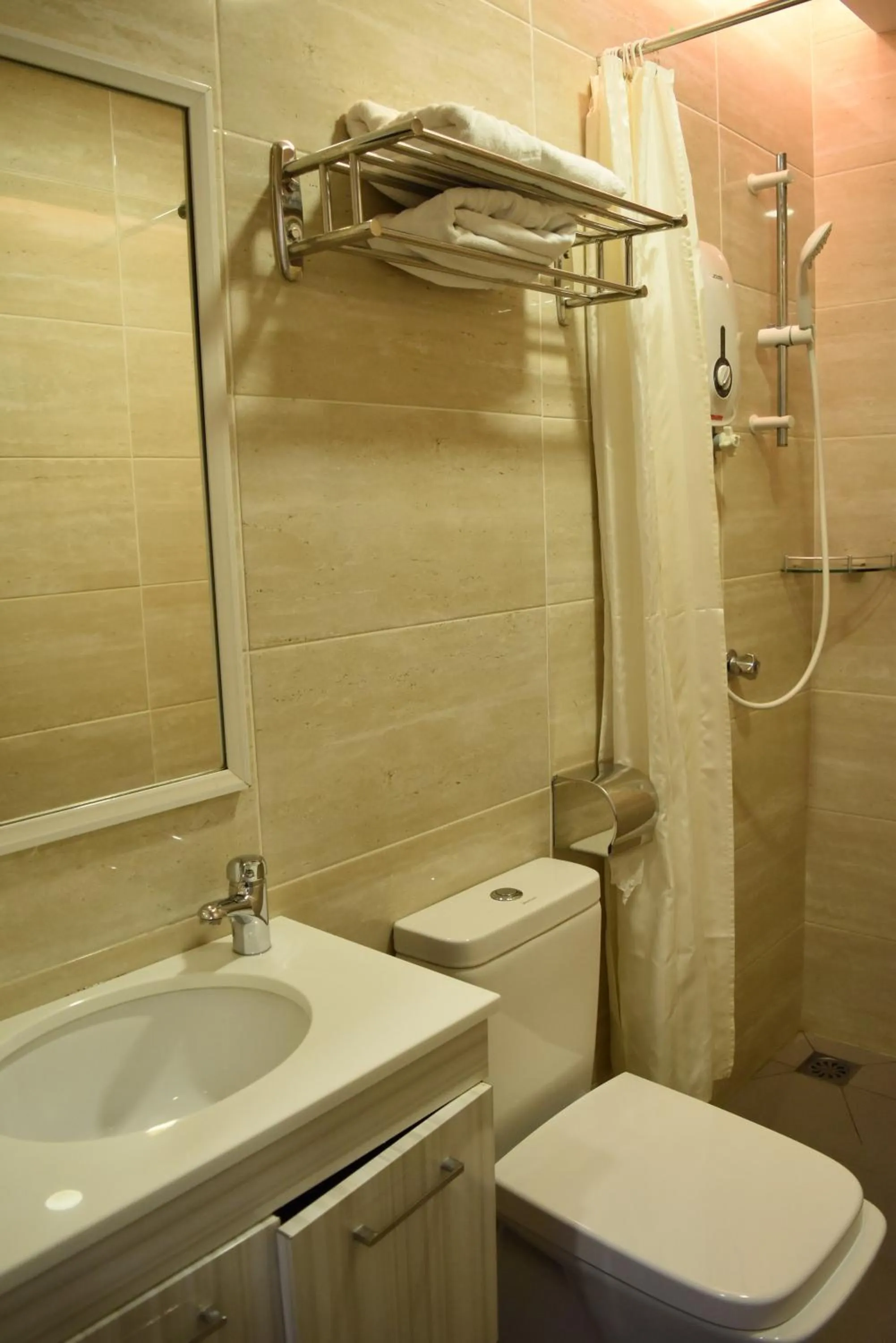 Shower in Sunrise Hotel