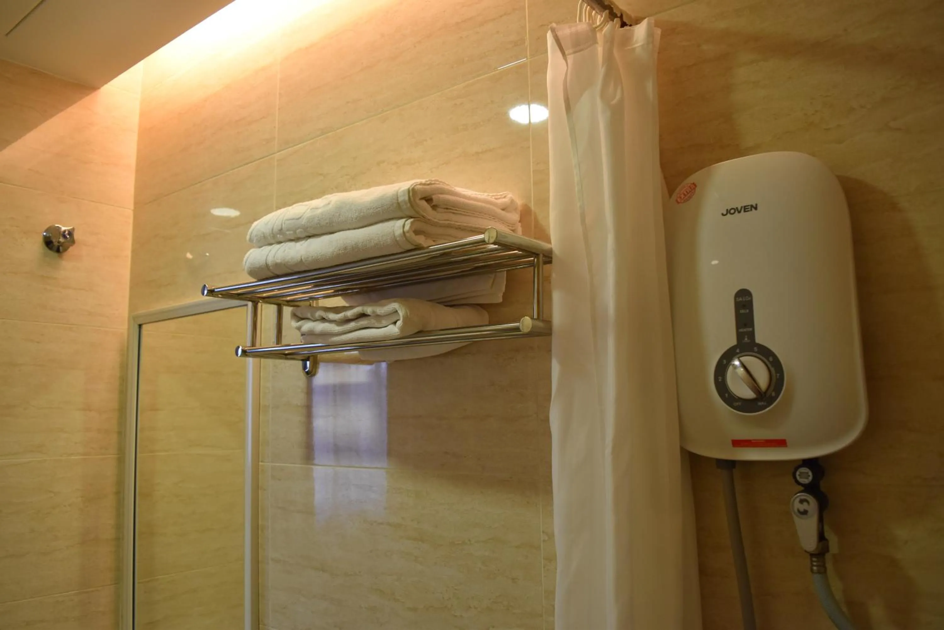 Shower in Sunrise Hotel