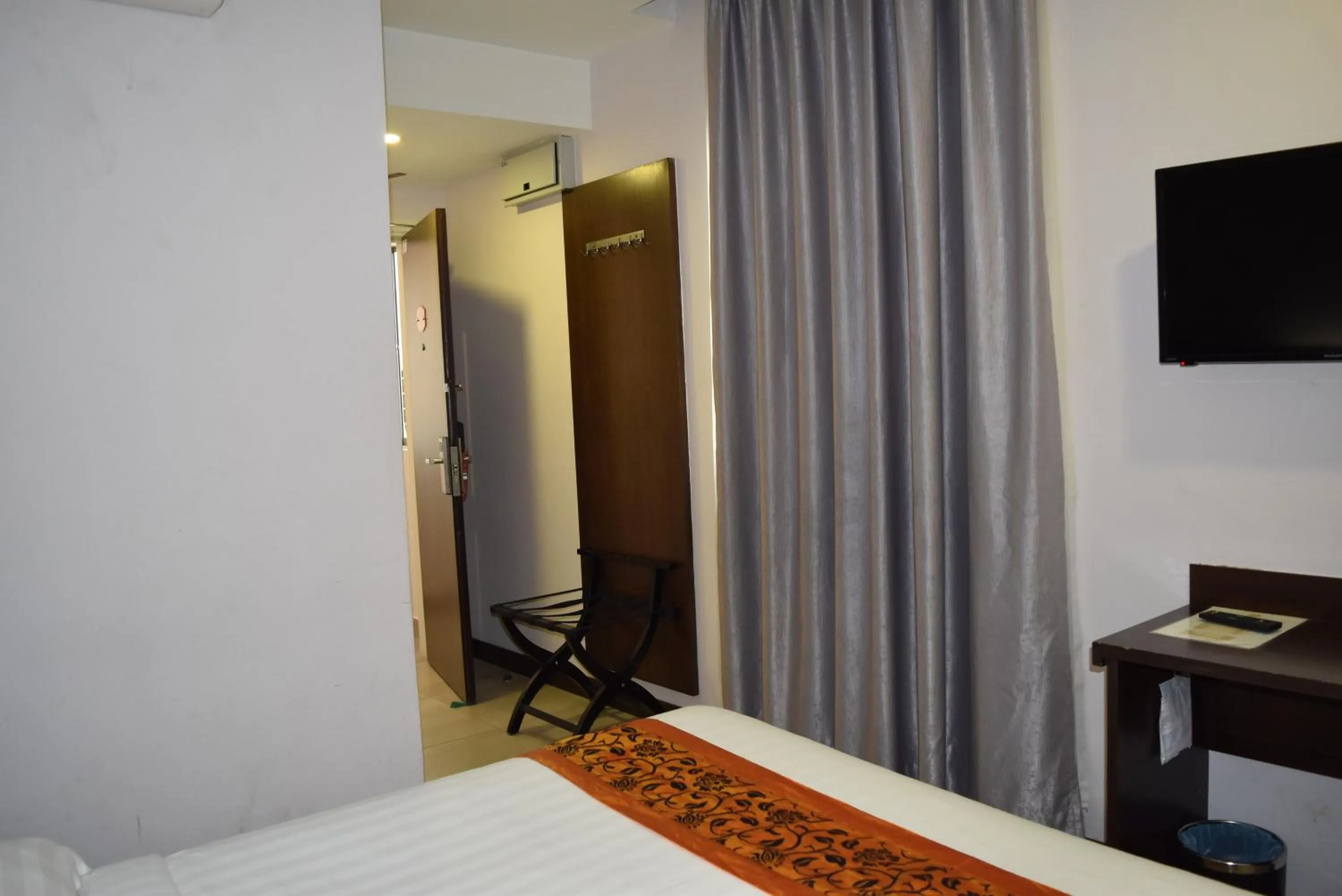 TV and multimedia, Bed in Sunrise Hotel