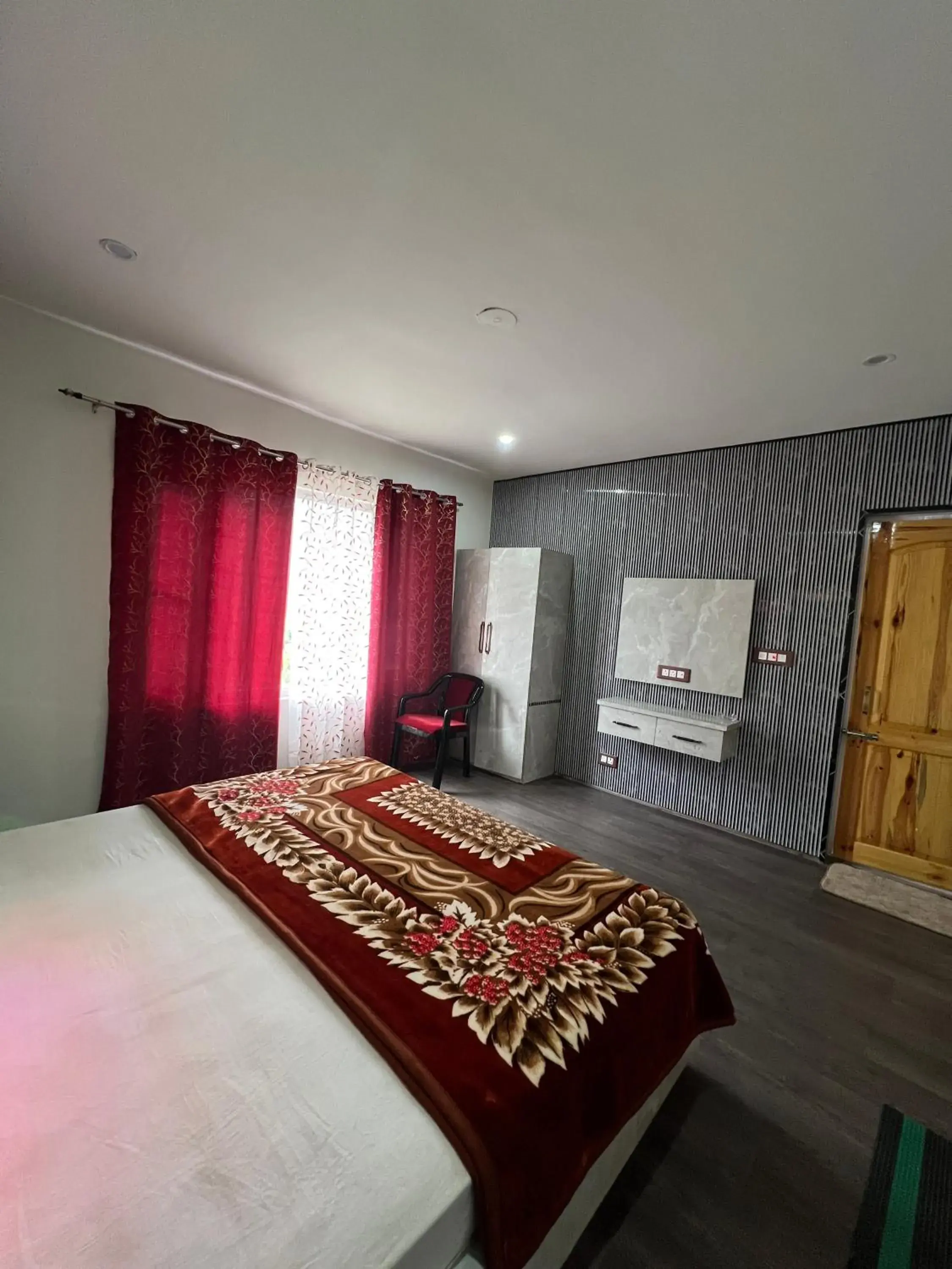 Deluxe Double Room - single occupancy in Pearl Residency Deluxe Double Room - single occupancy in Pearl Residency