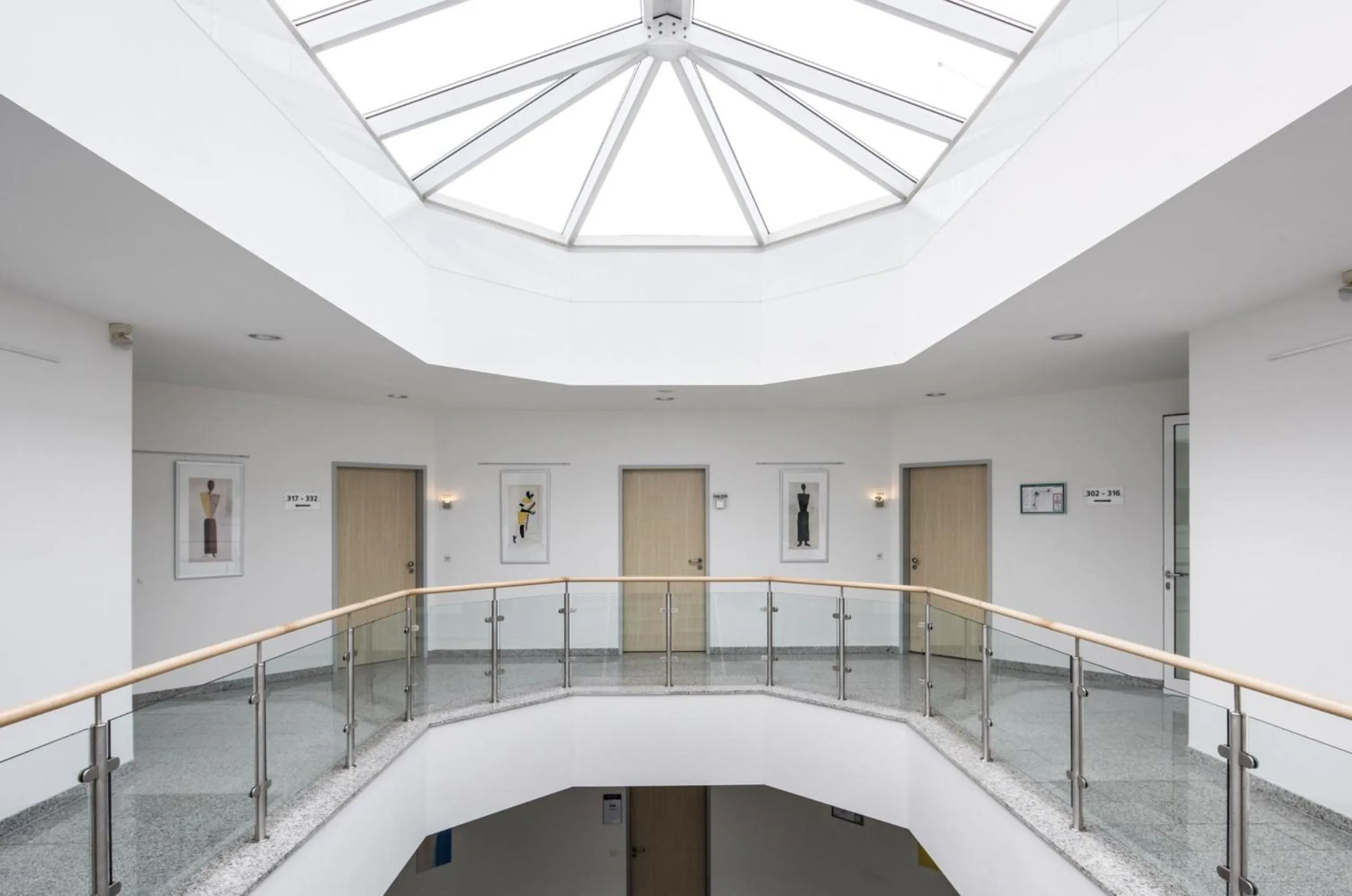 Patio in Hotel Artrium am Park