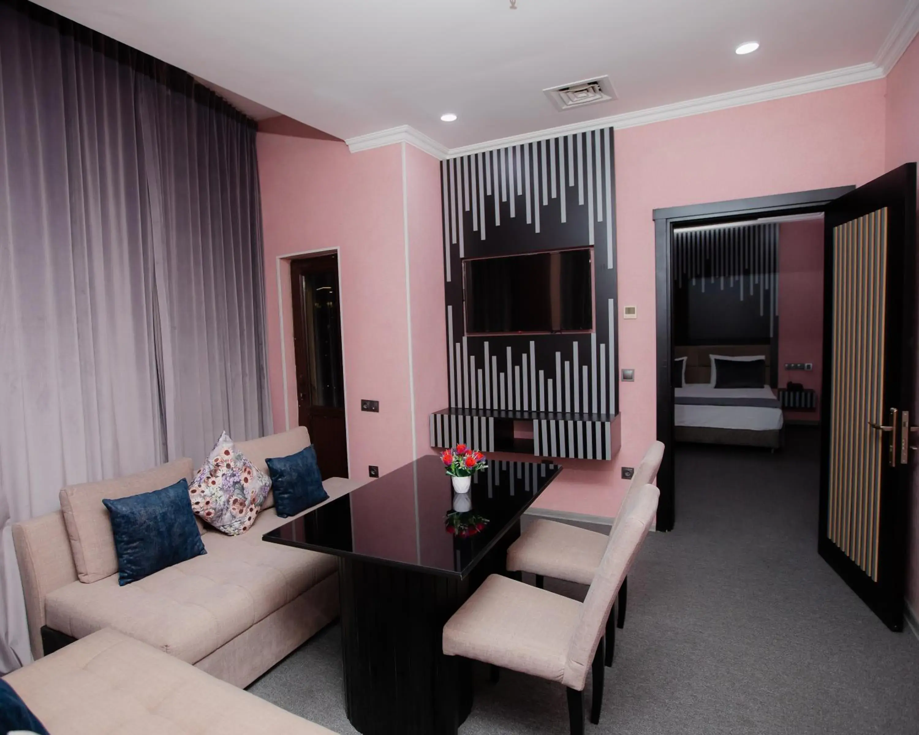 Quadruple Room with Sea View - single occupancy in Corniche White City Hotel Quadruple Room with Sea View - single occupancy in Corniche White City Hotel