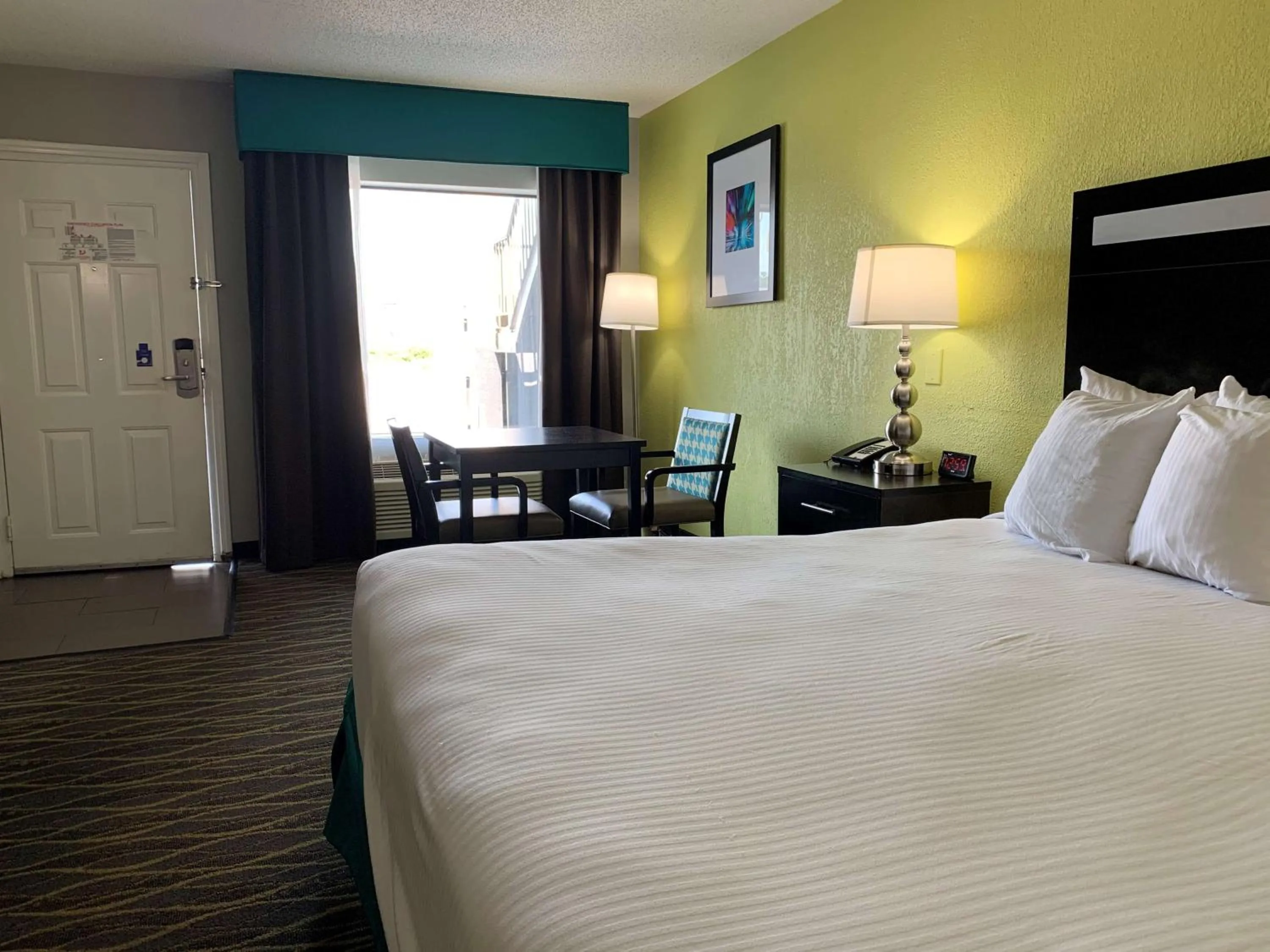 Photo of the whole room, Bed in Best Western Inn Florence