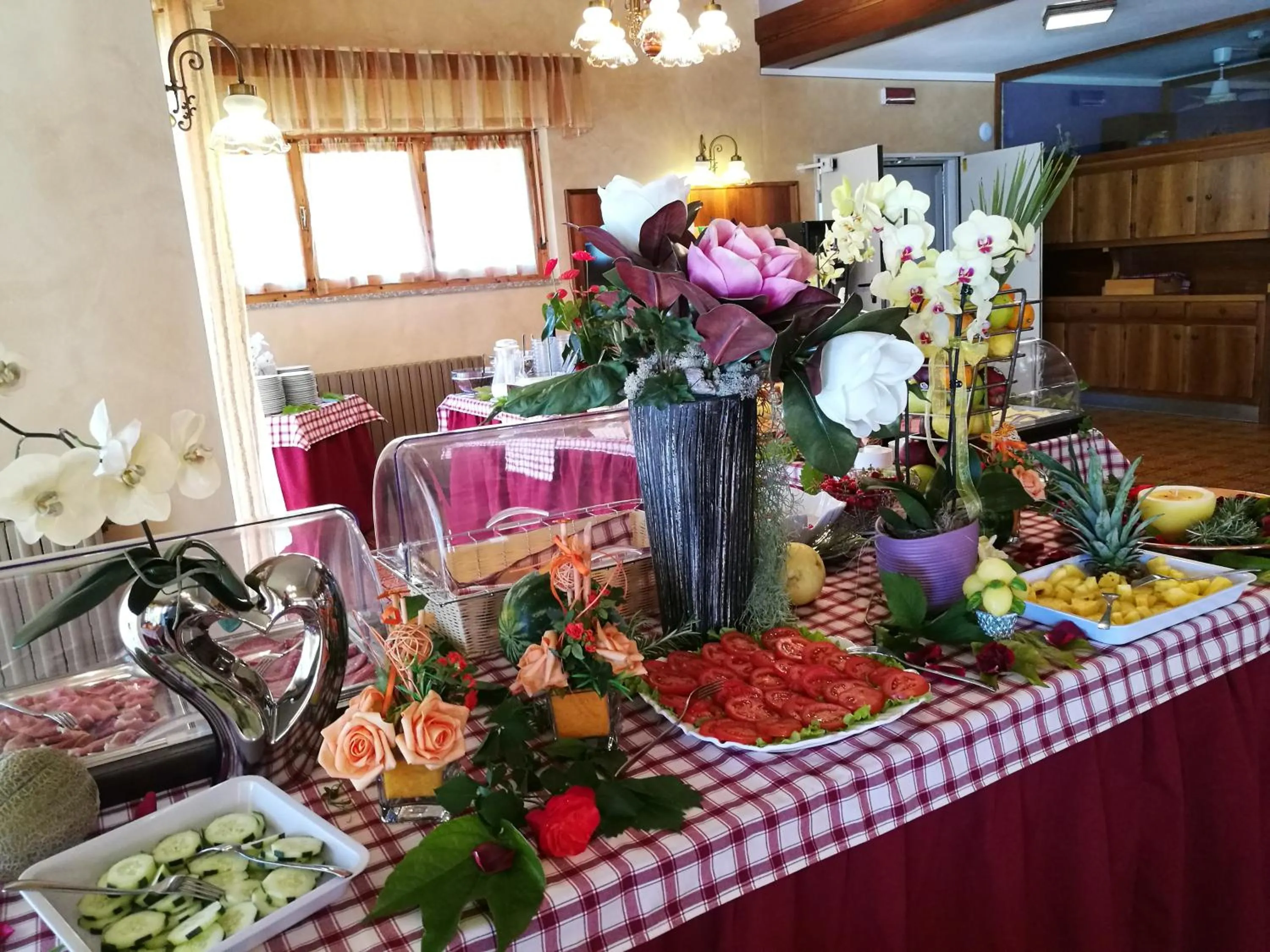Buffet breakfast in Residence Hotel Maxi