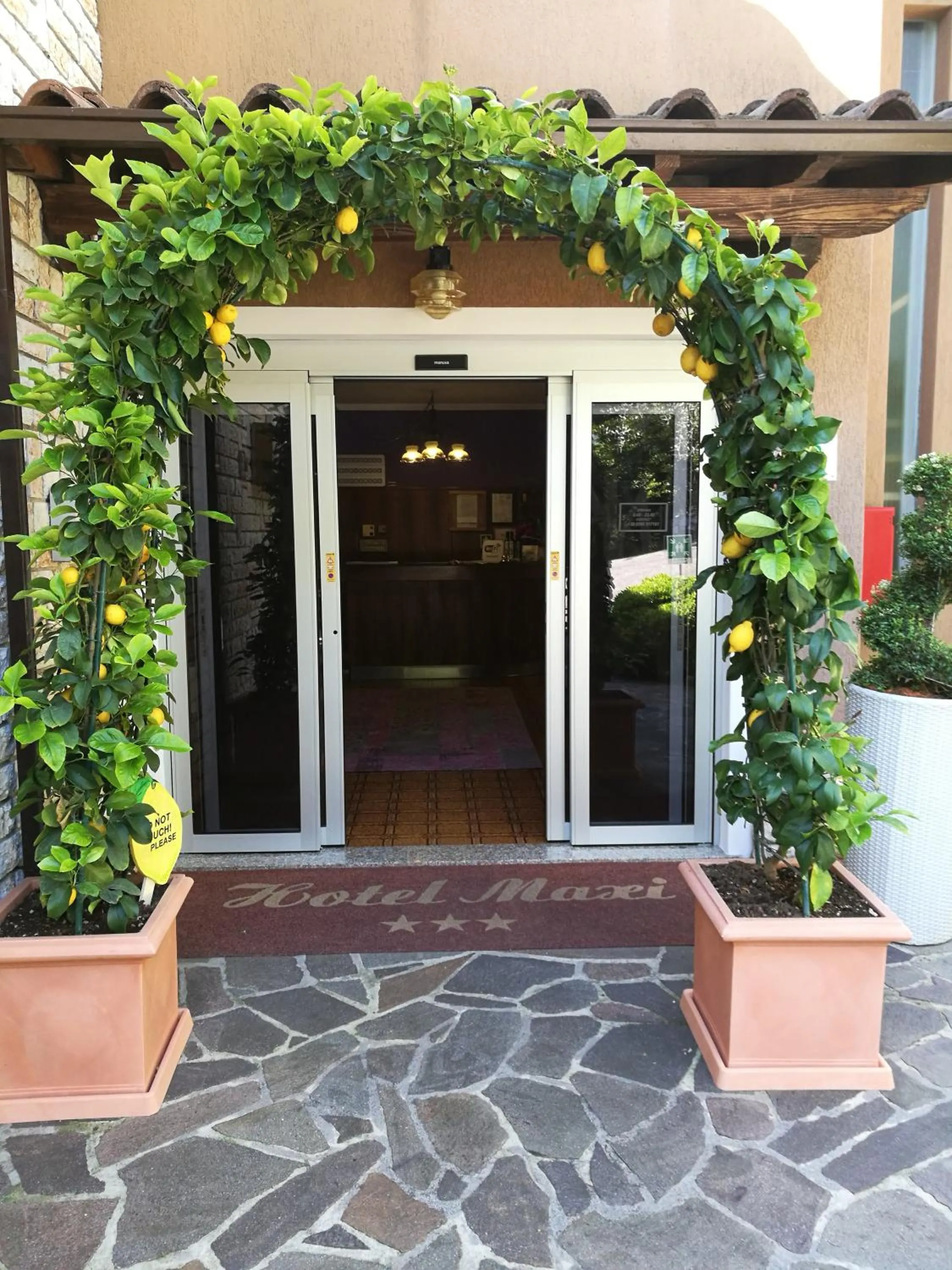 Facade/entrance in Residence Hotel Maxi