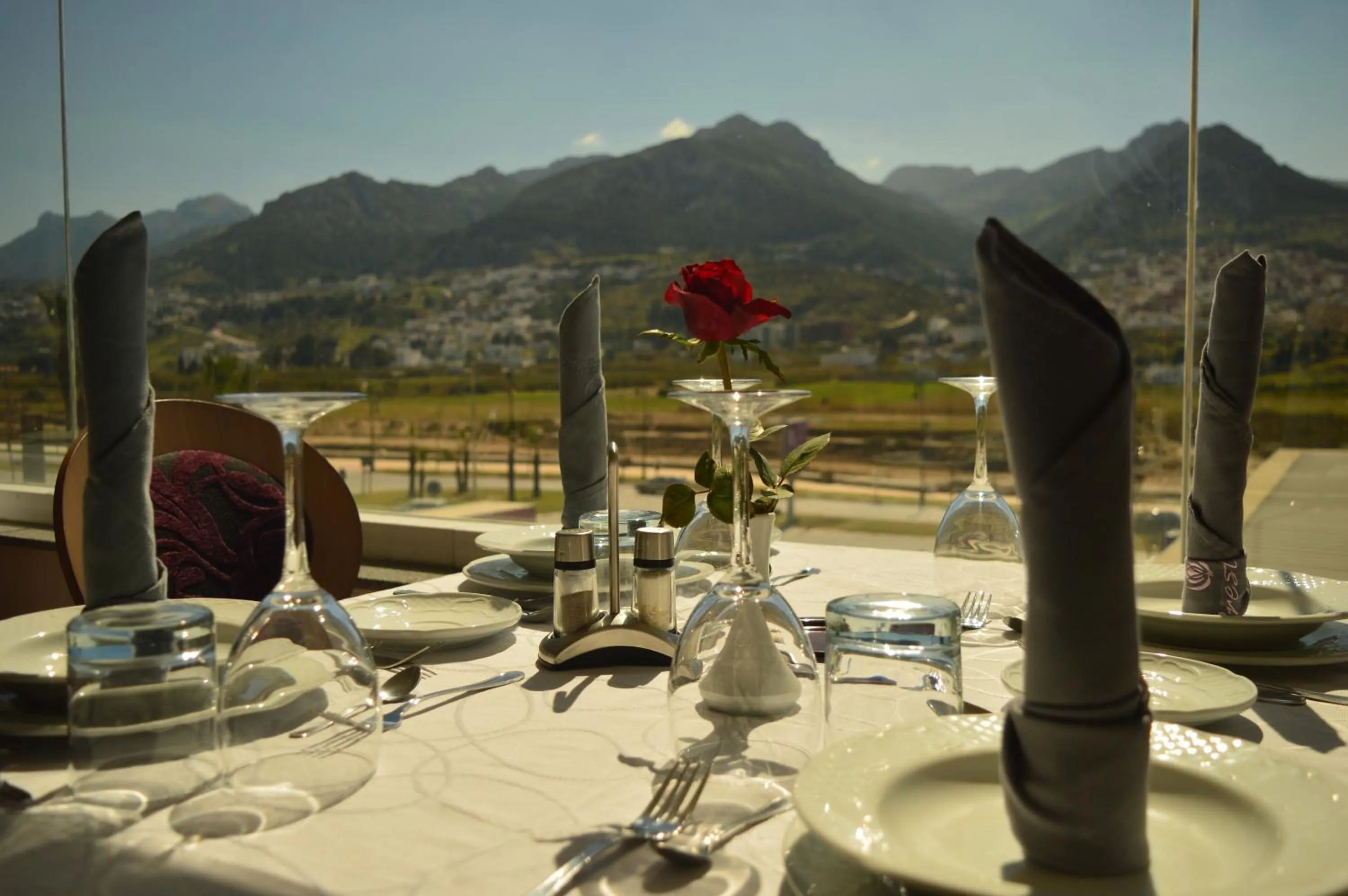 Restaurant/places to eat in Prestige Hotel & Spa