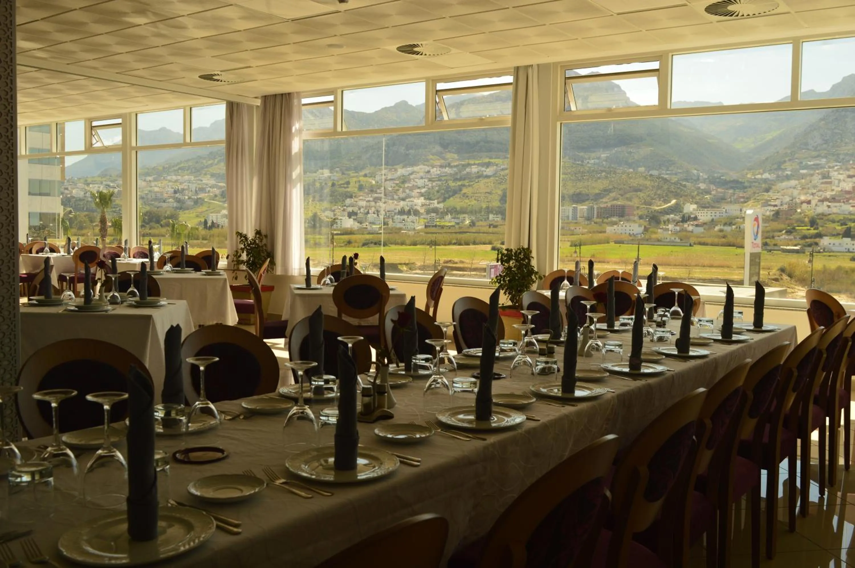 Restaurant/places to eat in Prestige Hotel & Spa