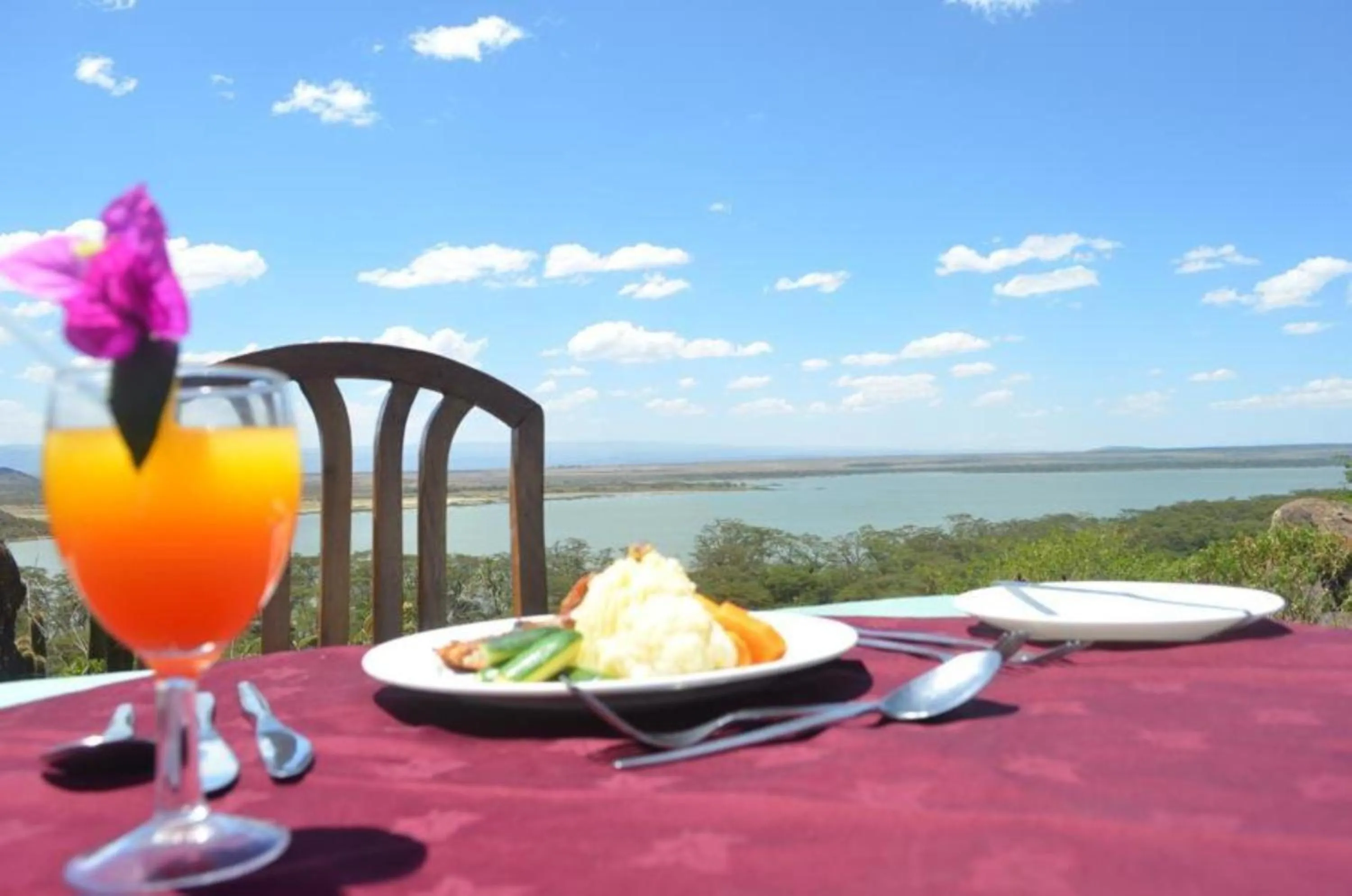 Food and drinks in Jacaranda Lake Elementaita Lodge
