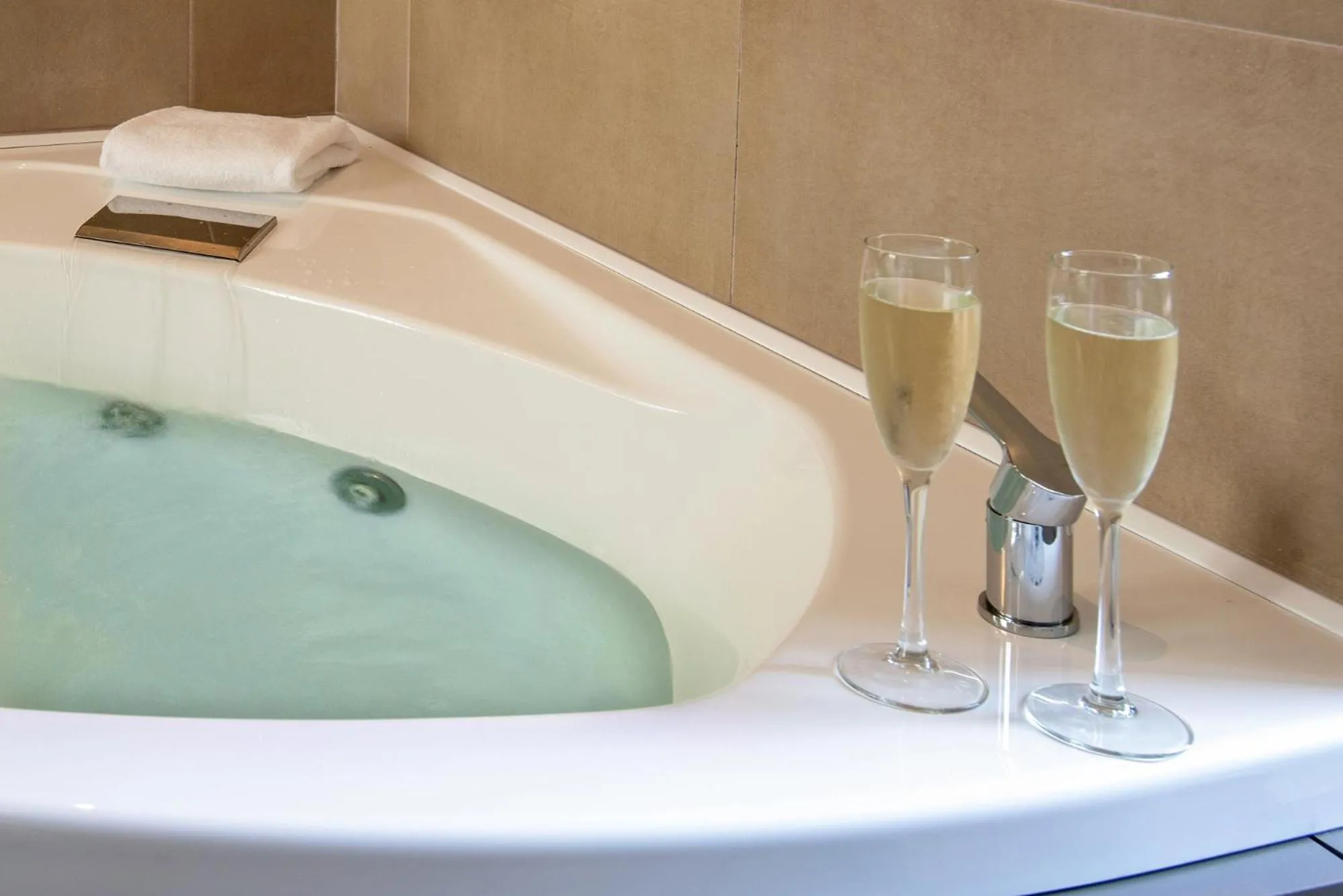 Hot Tub in Fortyfive Squared Hotel