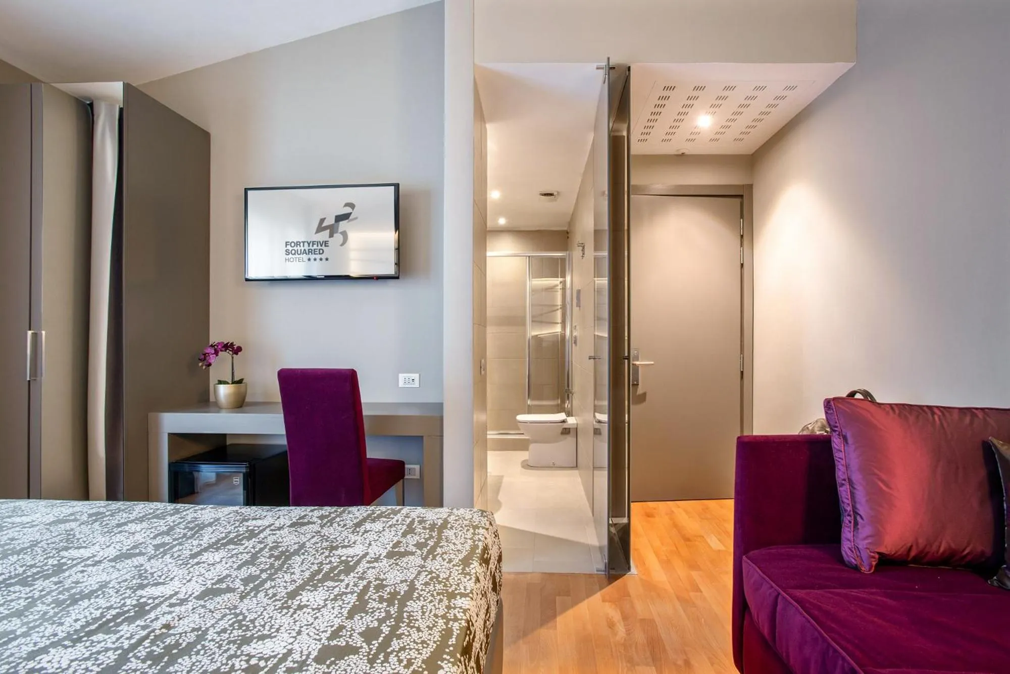 Bedroom, Bed in Fortyfive Squared Hotel