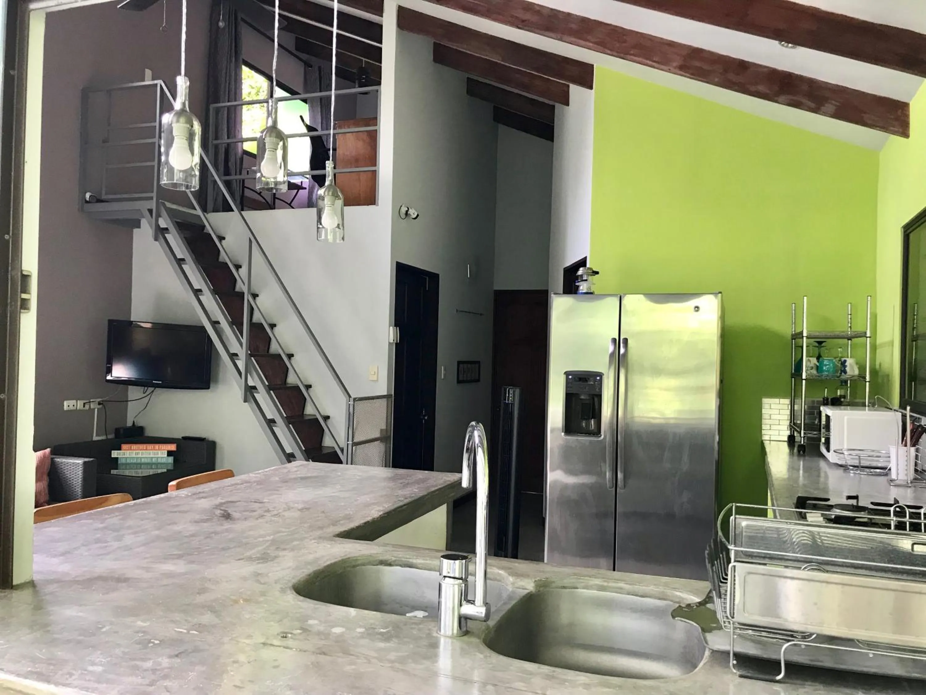 Kitchen or kitchenette in Luz En El Cielo Eco-B&B/Hostel