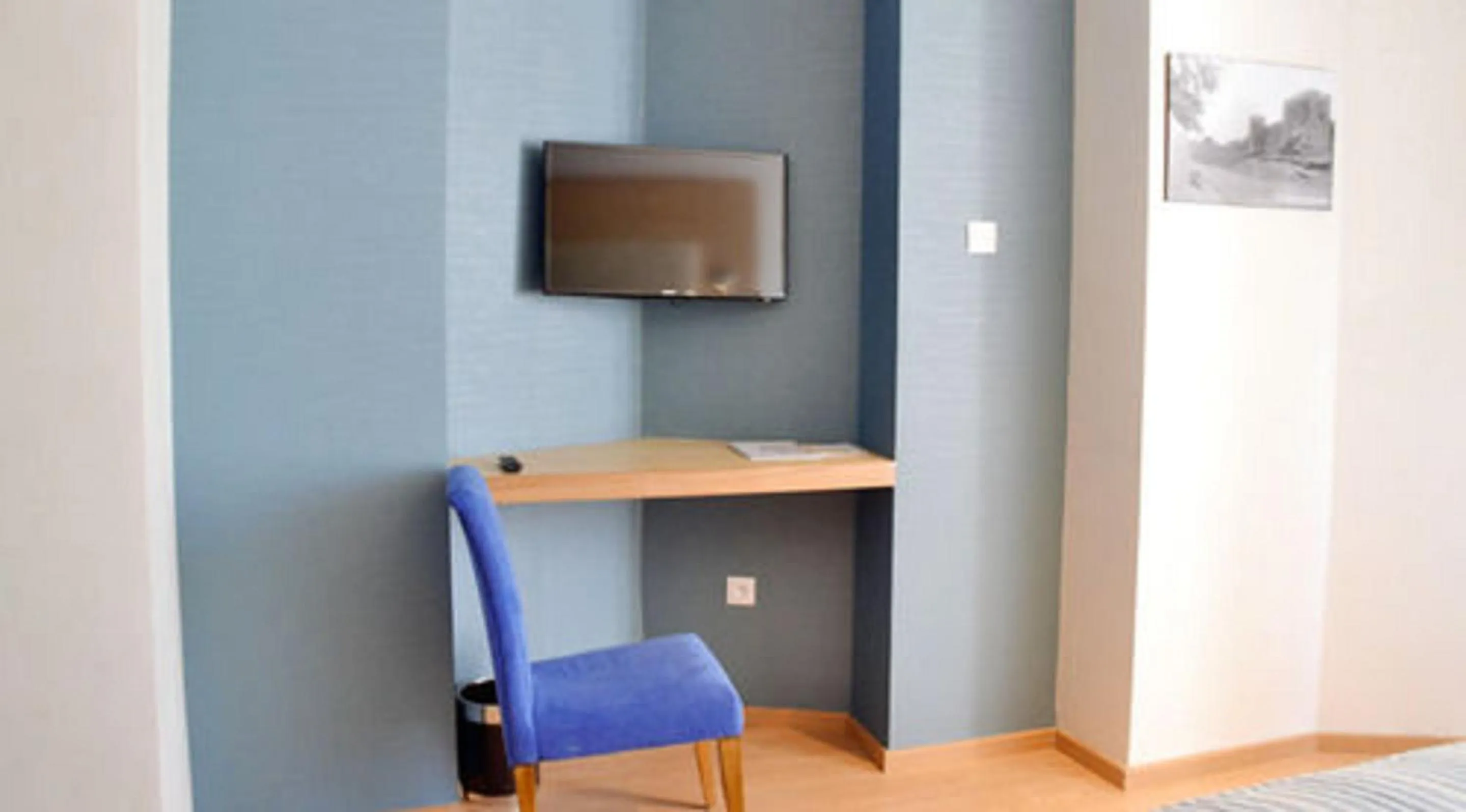 TV and multimedia in Le 135 appart hotel