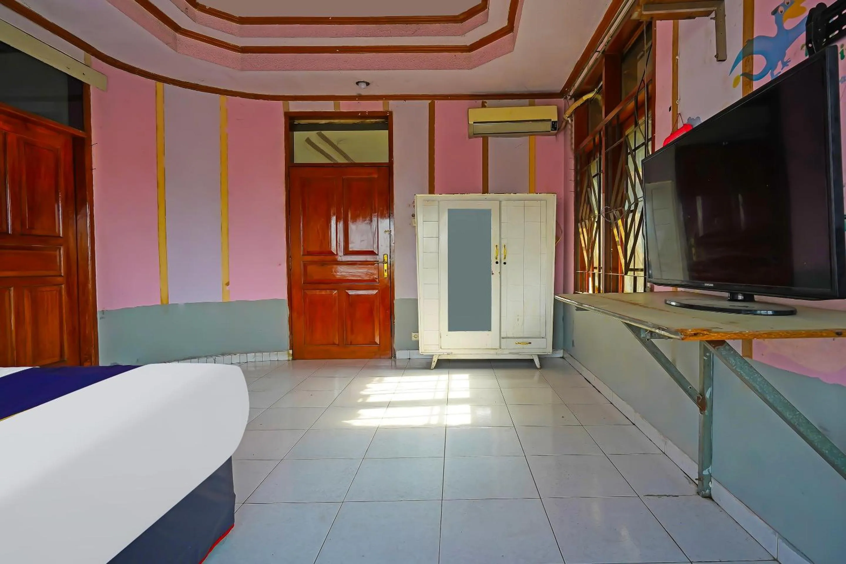 Bedroom in Hotel O 139 Guest House