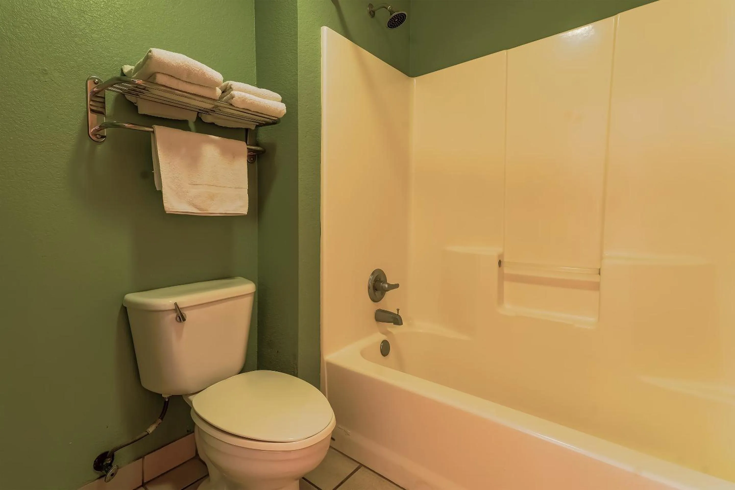 Bath in OYO Hotel Yoakum West