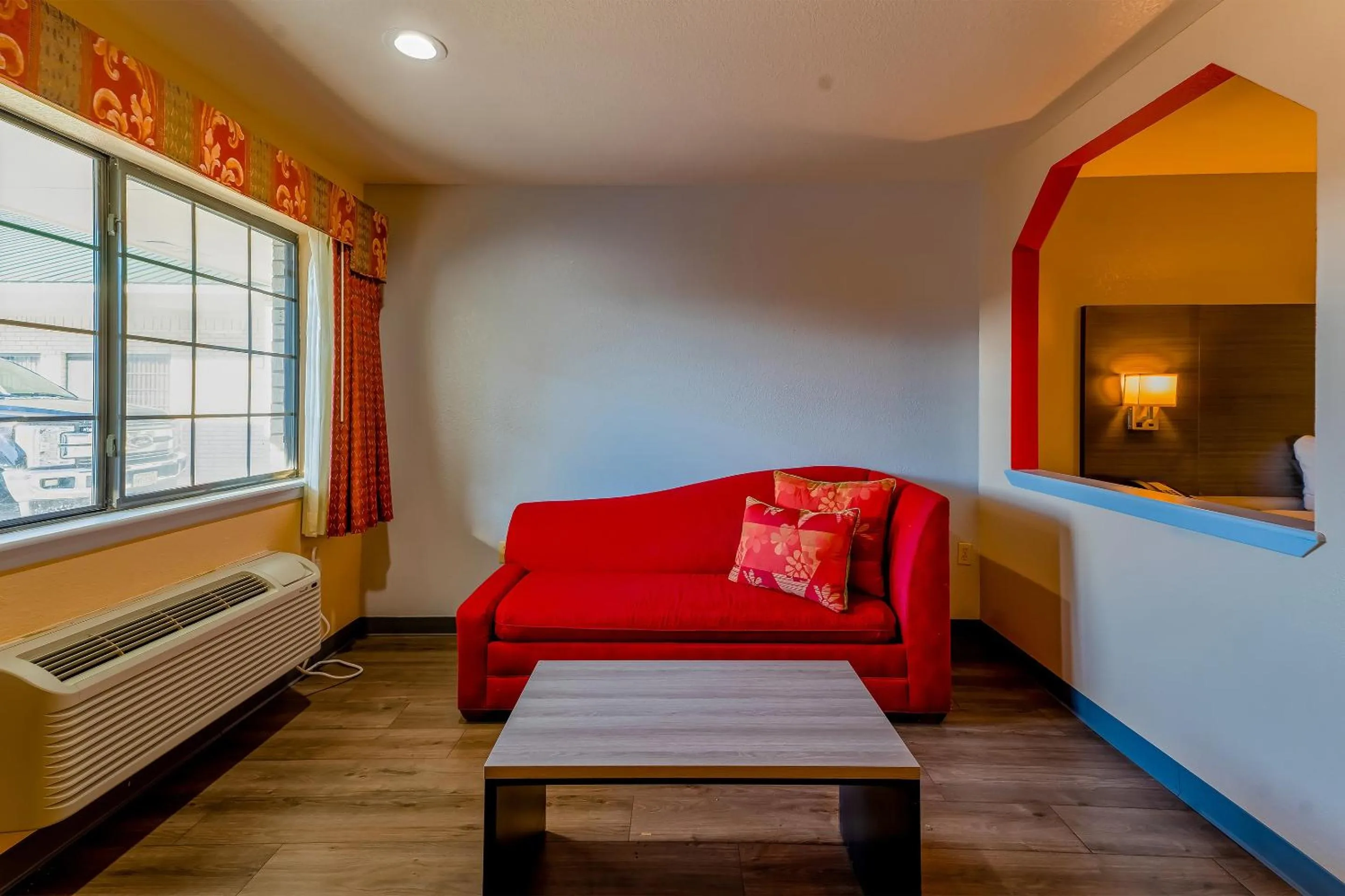 Bedroom in OYO Hotel Yoakum West