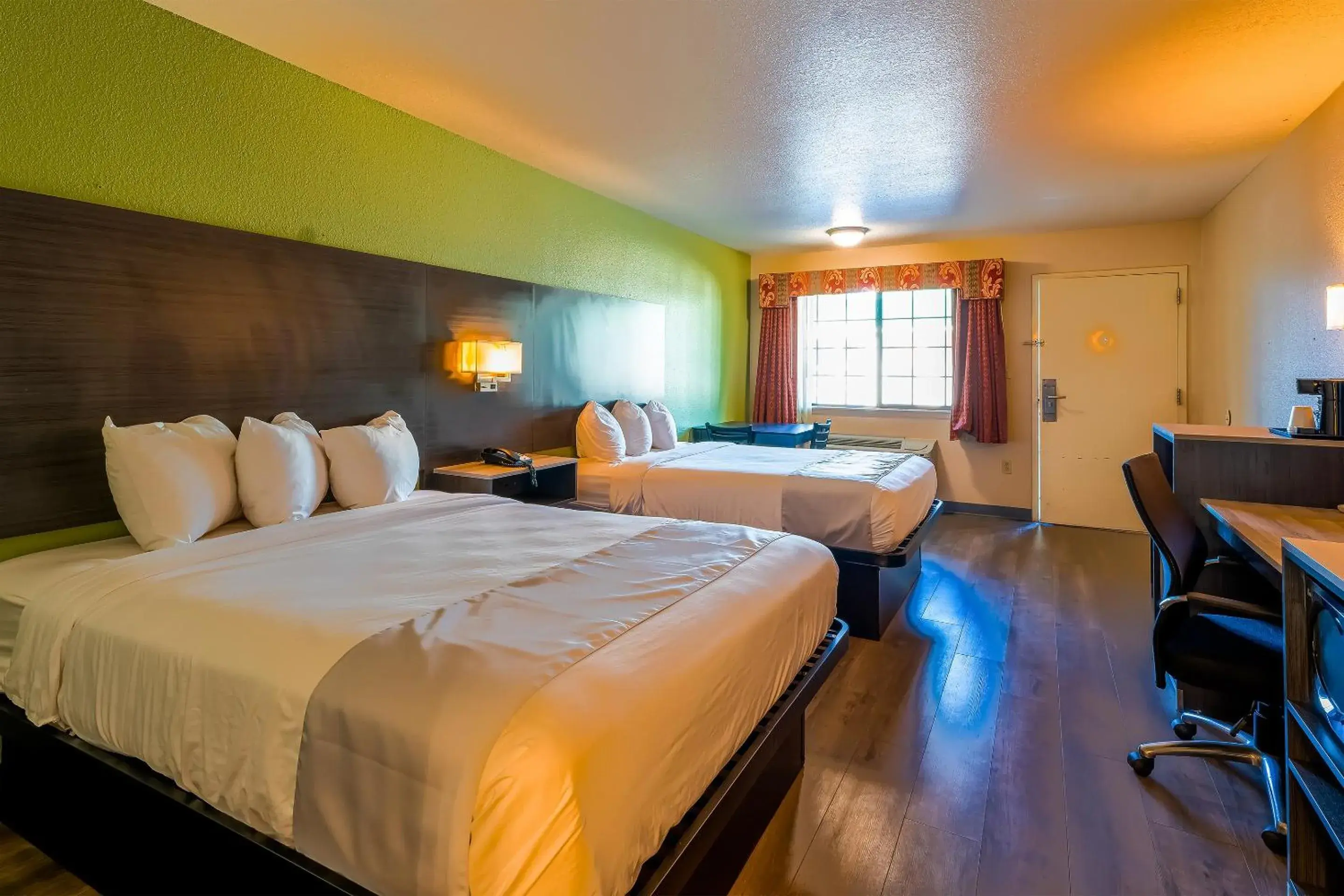 Queen Room with Two Queen Beds in OYO Hotel Yoakum West Queen Room with Two Queen Beds in OYO Hotel Yoakum West