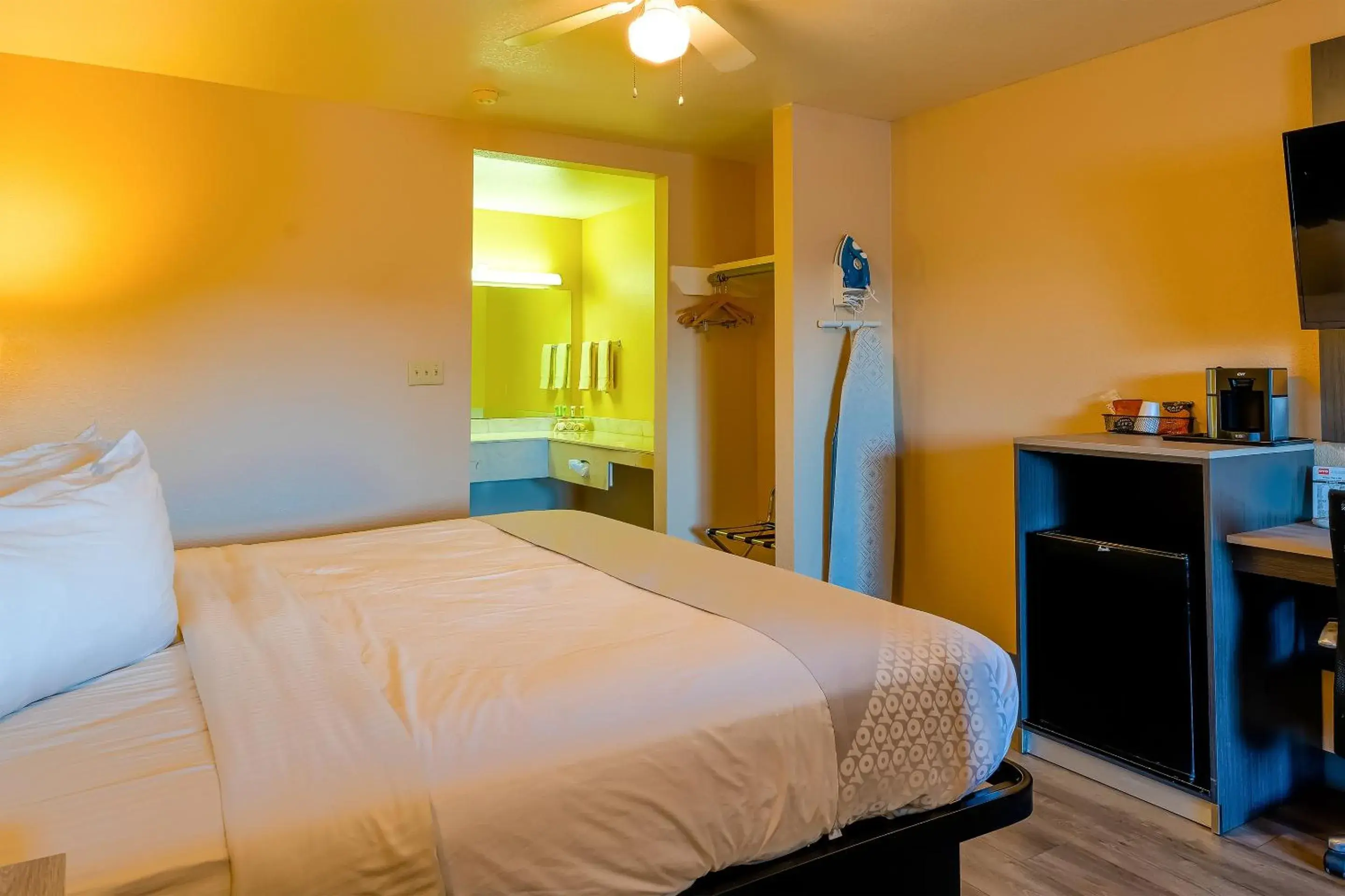 Bedroom, Bed in OYO Hotel Yoakum West Bedroom, Bed in OYO Hotel Yoakum West