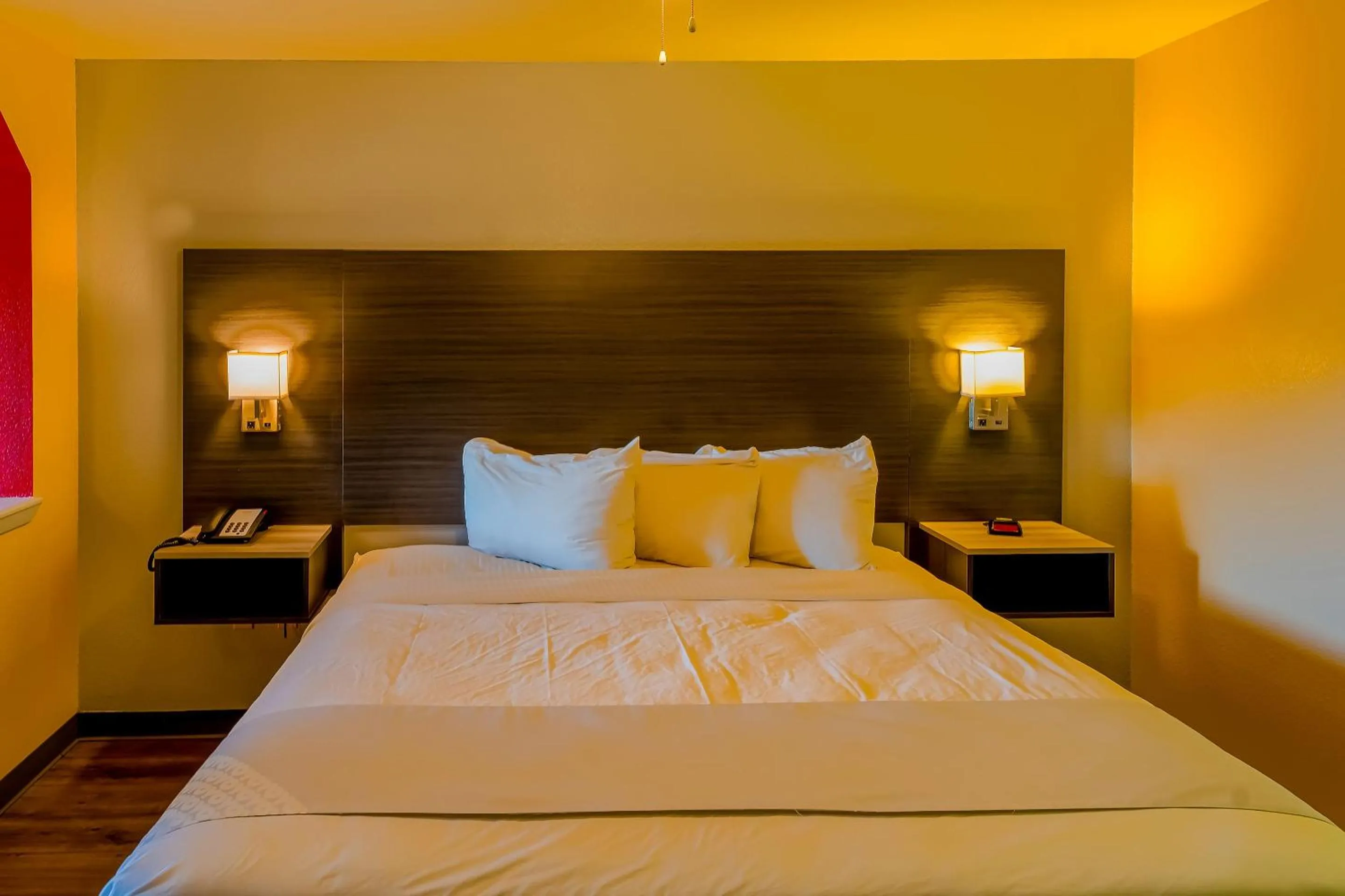 Bedroom, Bed in OYO Hotel Yoakum West