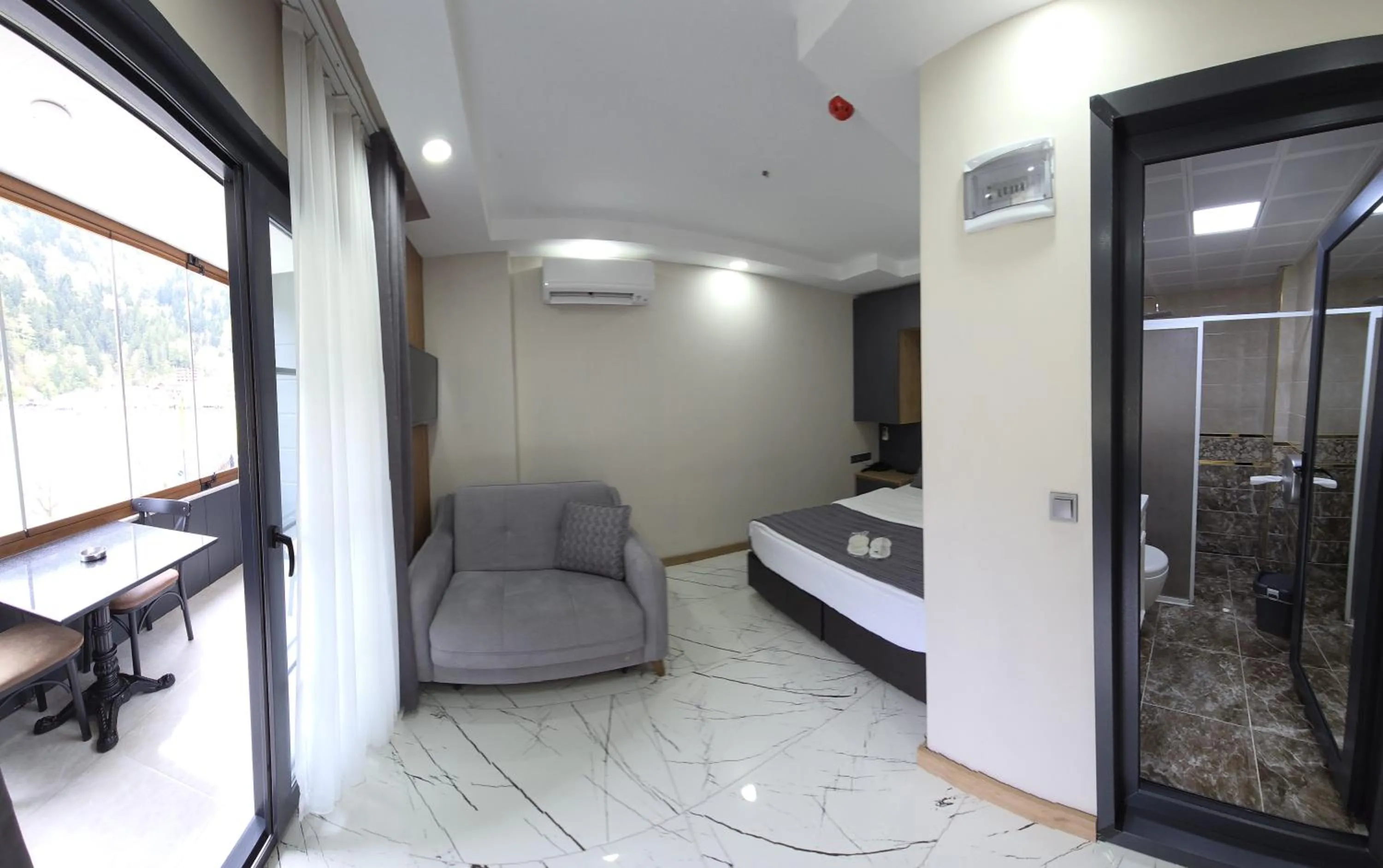 Photo of the whole room in Poyraz Hotel Uzungöl