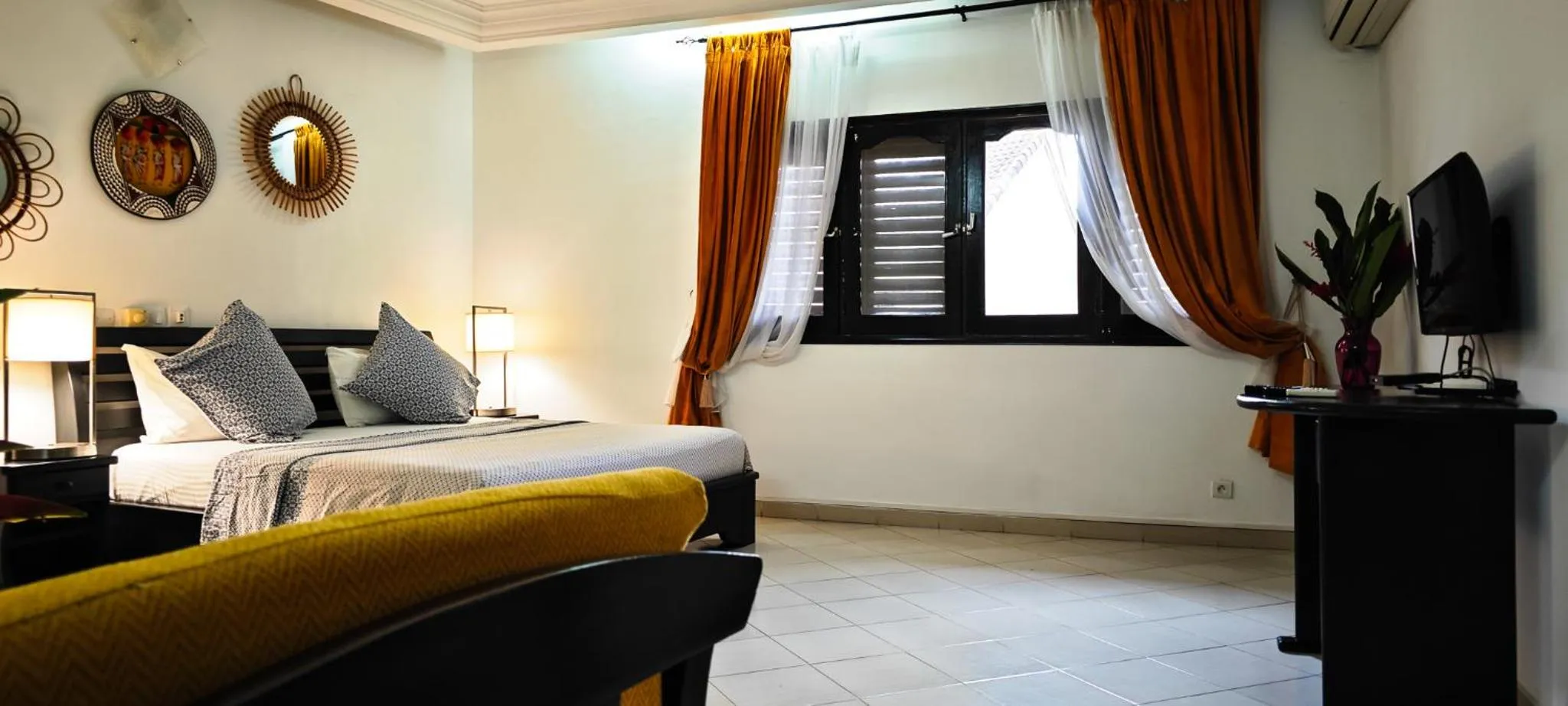 Bed in Villa Oasis Abidjan