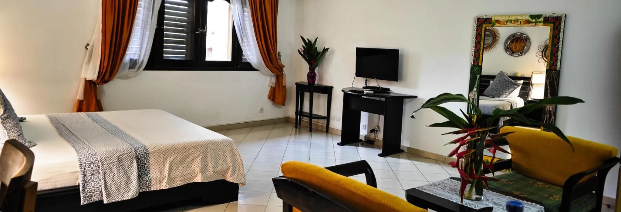 Bed in Villa Oasis Abidjan