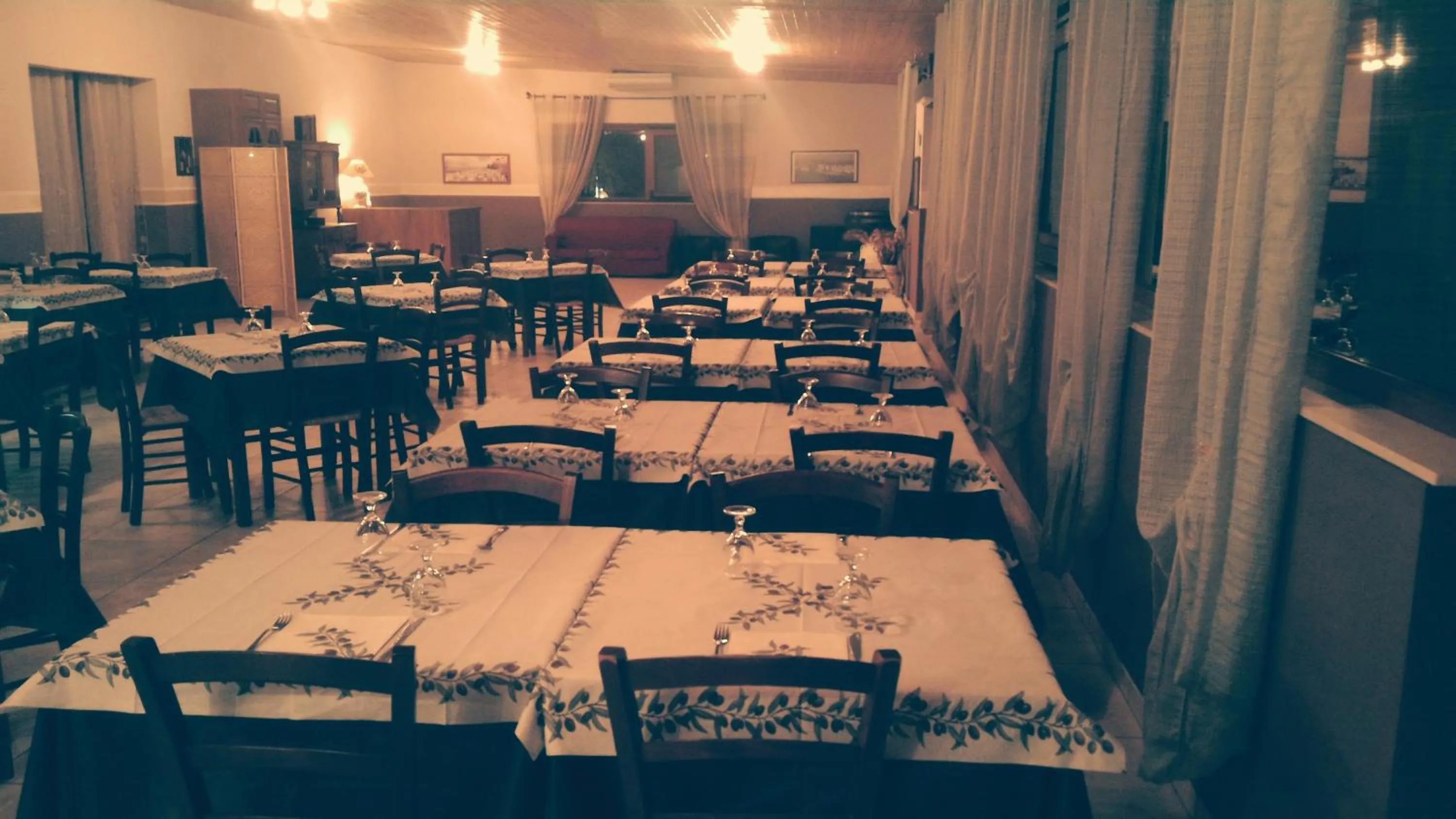 Restaurant/places to eat in Fontana La Pietra