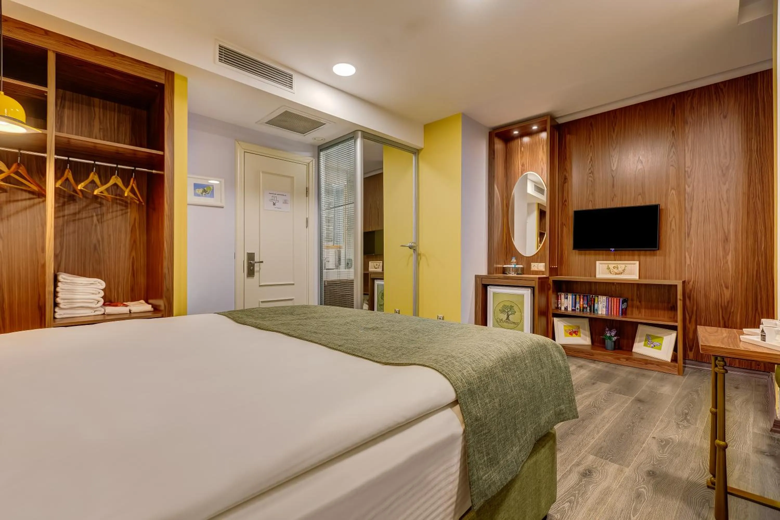 Photo of the whole room, Bed in Sometimes Hotel Taksim