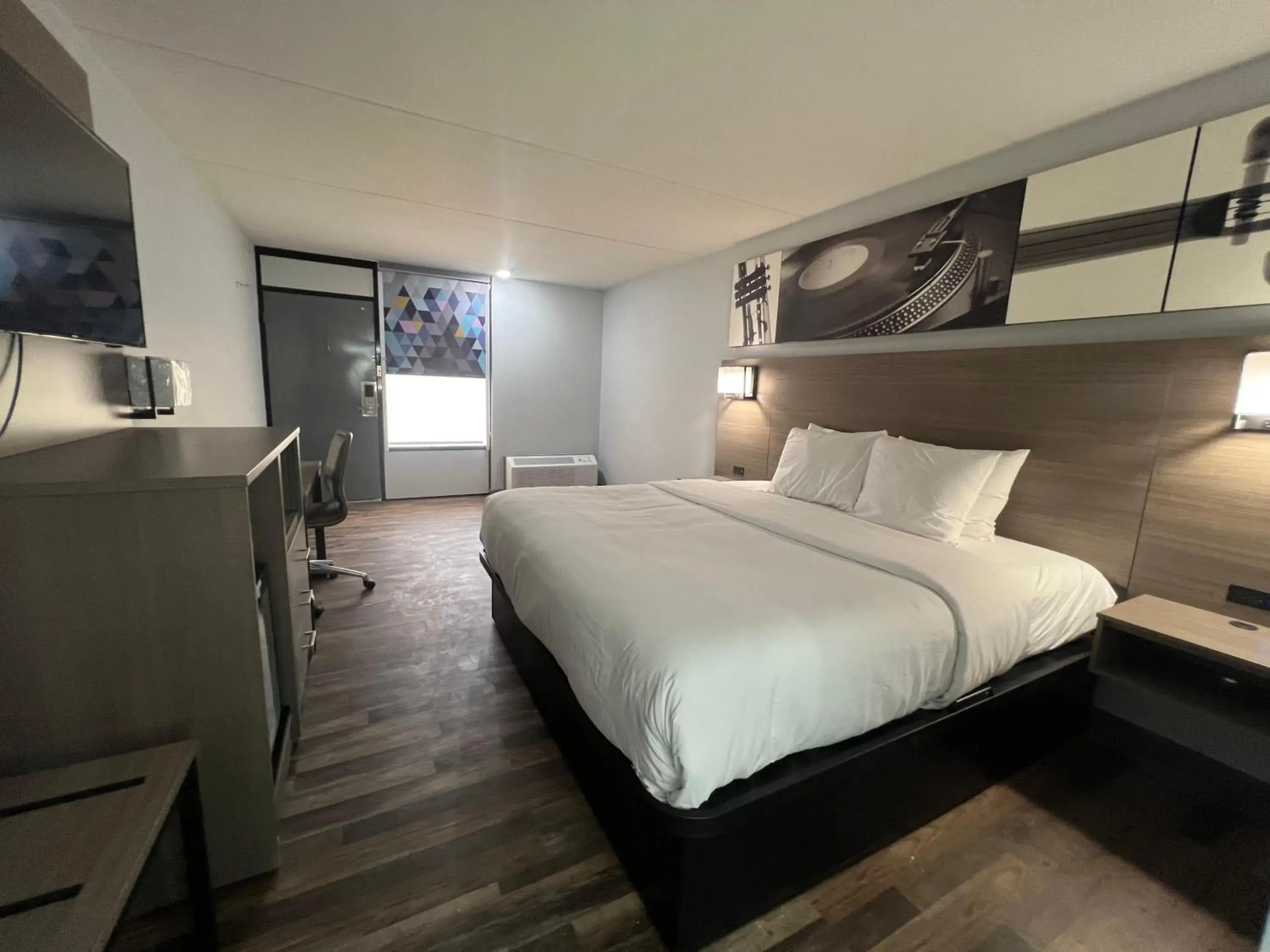 Standard King Room in Westowne Inn Paducah I-24 Exit 4 Standard King Room in Westowne Inn Paducah I-24 Exit 4