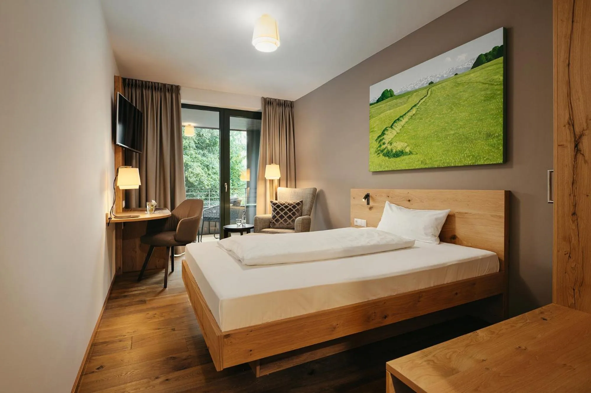 Photo of the whole room, Bed in Hofgut Farny